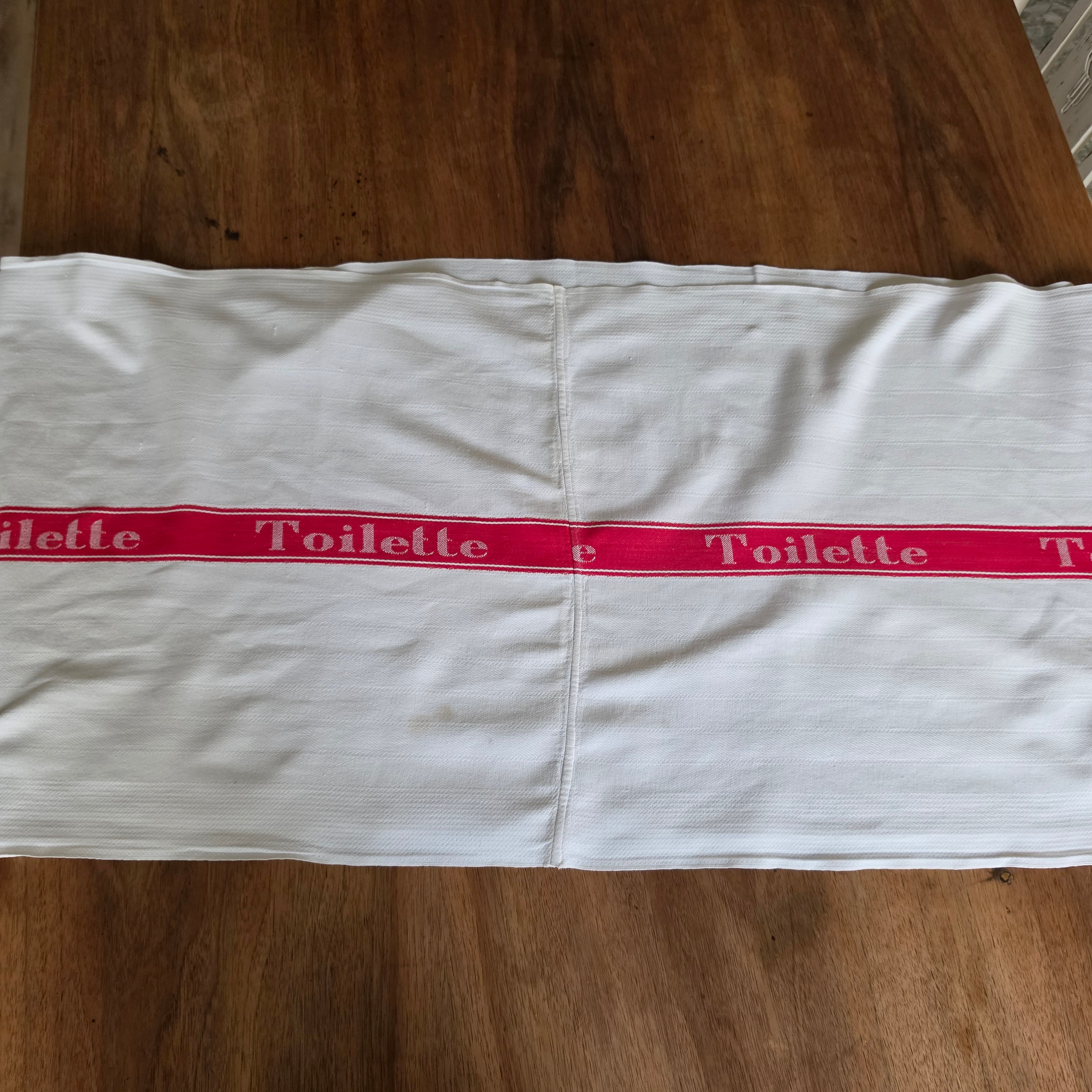 Vintage „Toilette“ Handtuch - Paradehandtuch – Nostalgischer Charme für dein Badezimmer 44x90cm