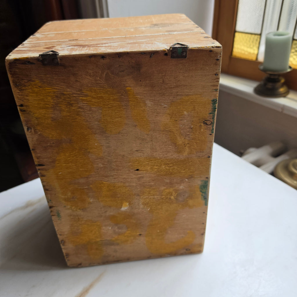 Rustikale Vintage-Holzkiste mit Deckel & Innenfach – Charmanter Holzkasten im Shabby Chic - Landhausstil