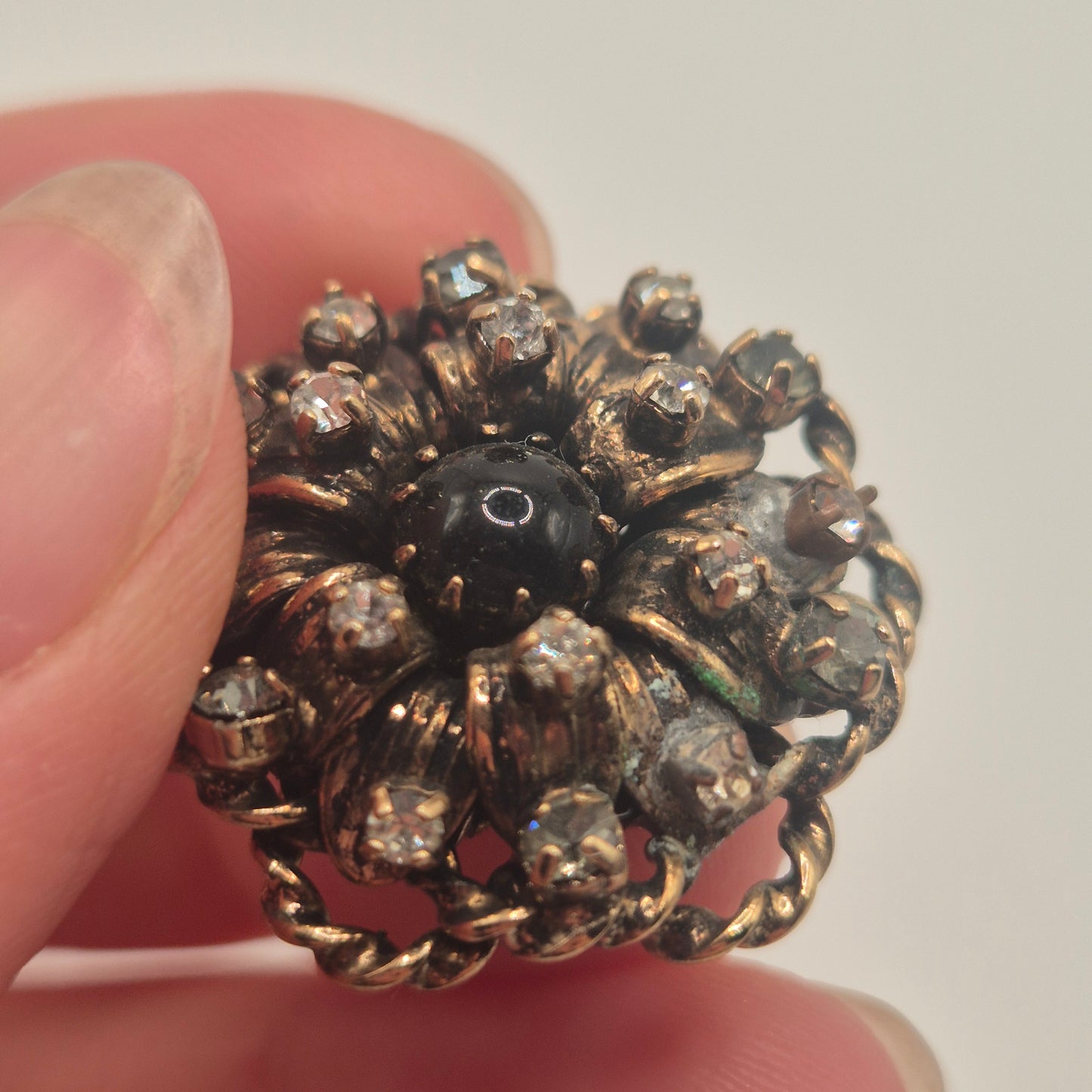 Prachtvoller Vintage-Metallknopf – Barock-Stil mit Onyx-Optik & Strass