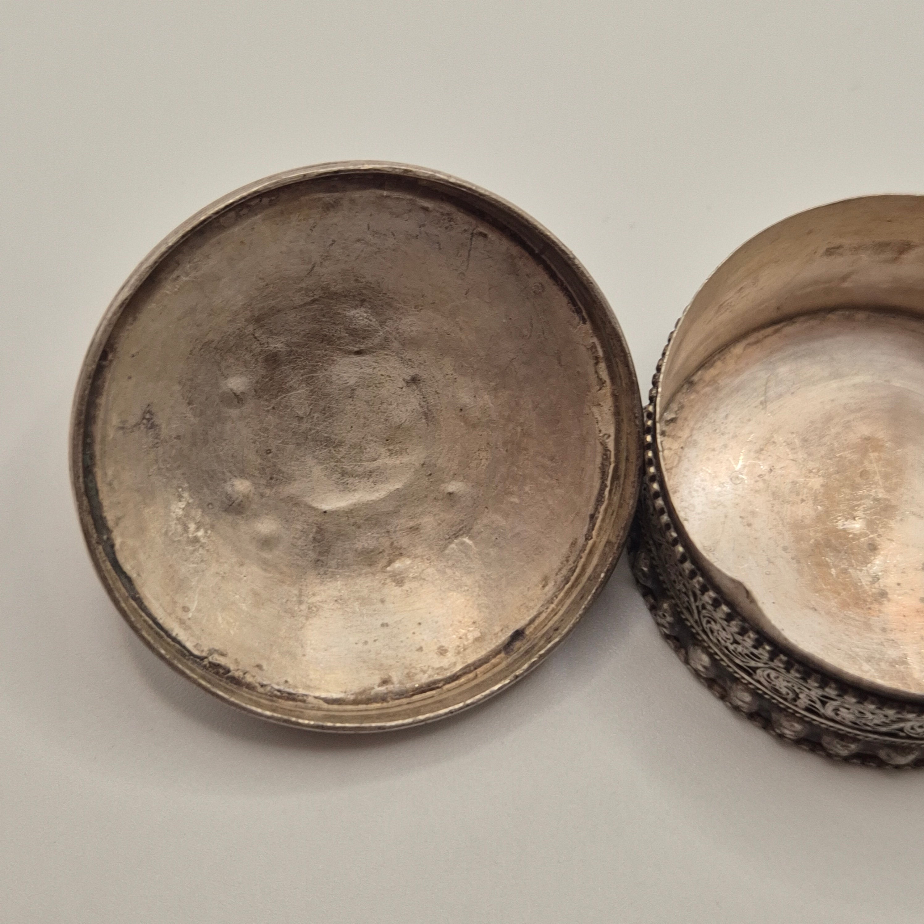 Kleine Vintage Pillendose Schmuckschatulle