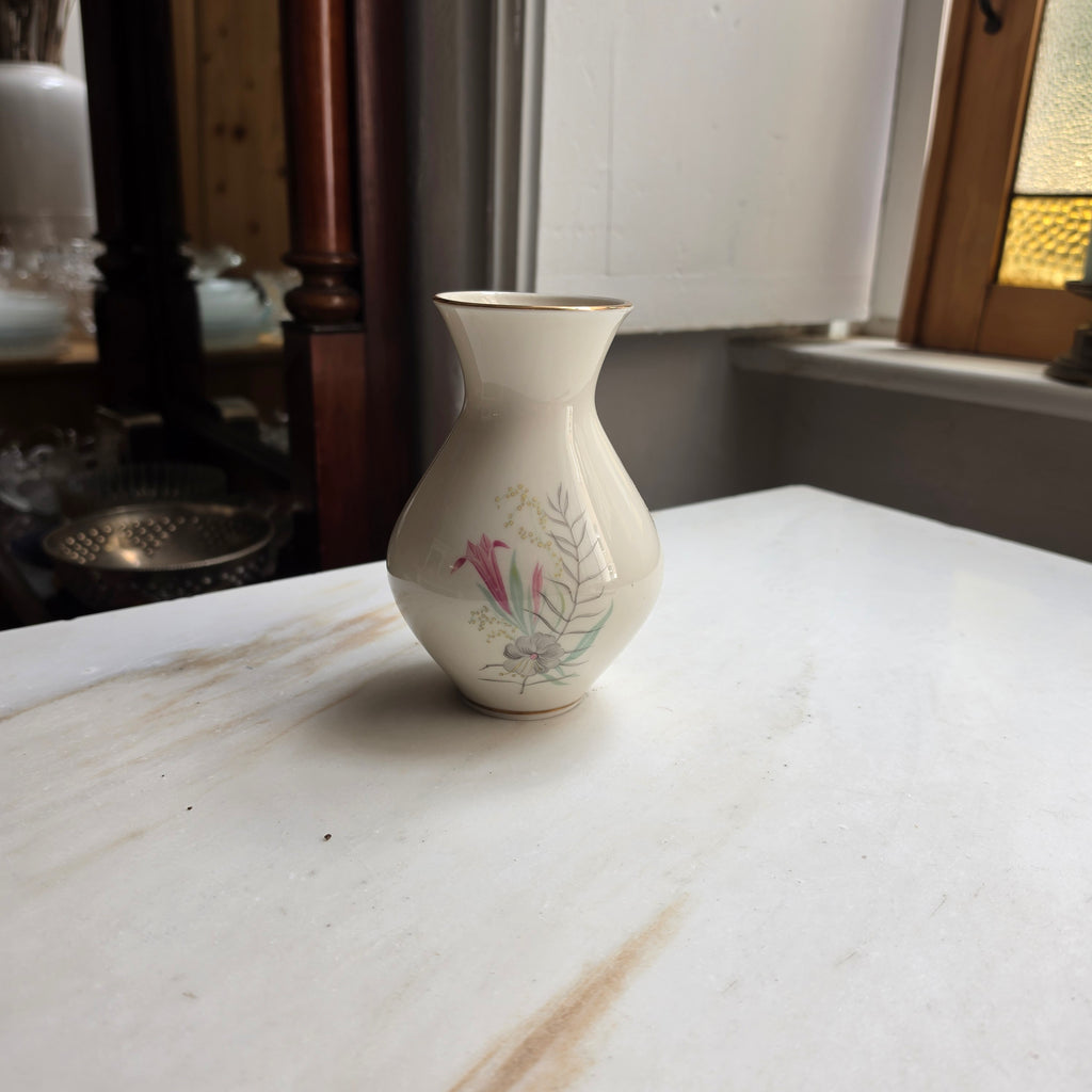 Kleine Vintage Porzellanvase - elfenbeinfarbe - Royal Porzellan Bavaria - mit Blumenmalerei