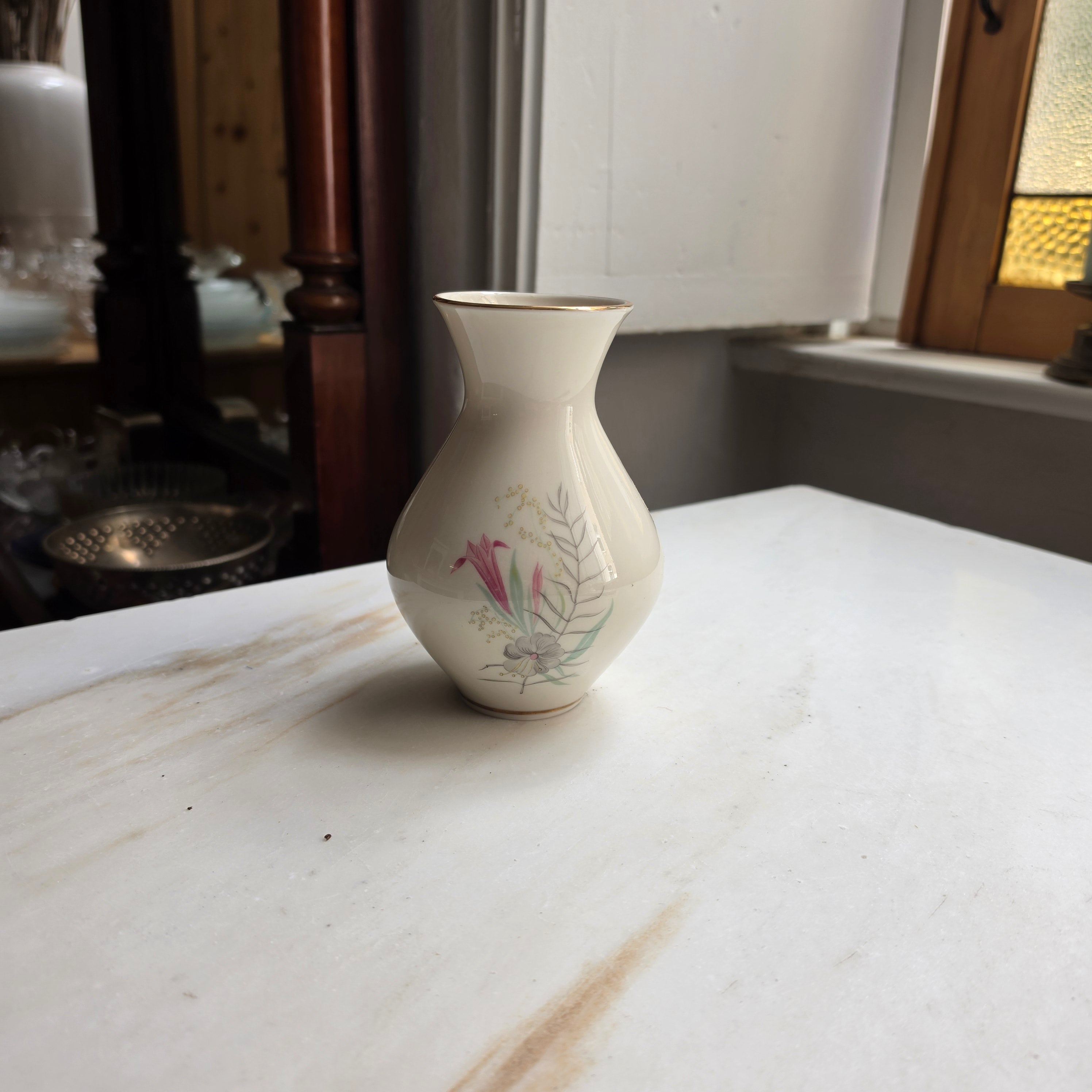 Kleine Vintage Porzellanvase - elfenbeinfarbe - Royal Porzellan Bavaria - mit Blumenmalerei