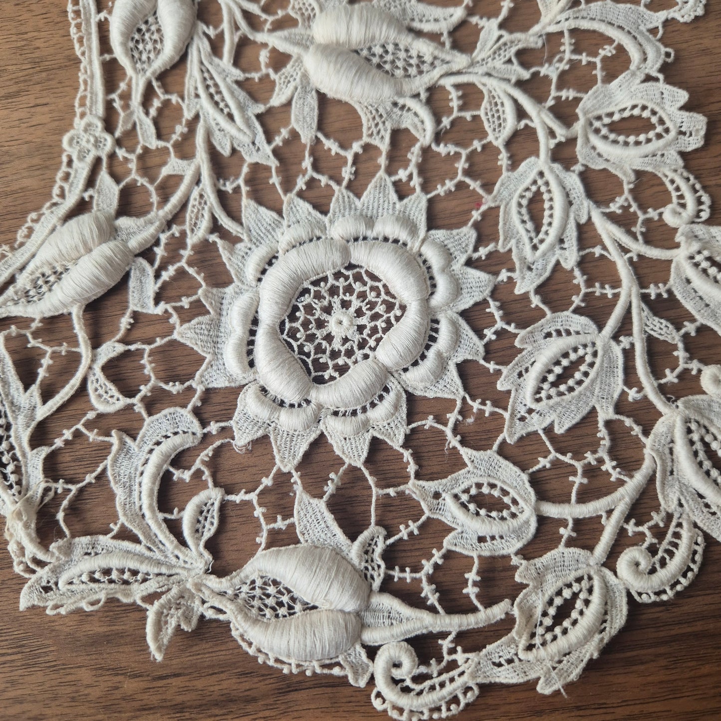 Wunderschöner handgemachter antiker Spitzenkragen Kragen weiß creme französisch geklöppelt/ gehäkelt