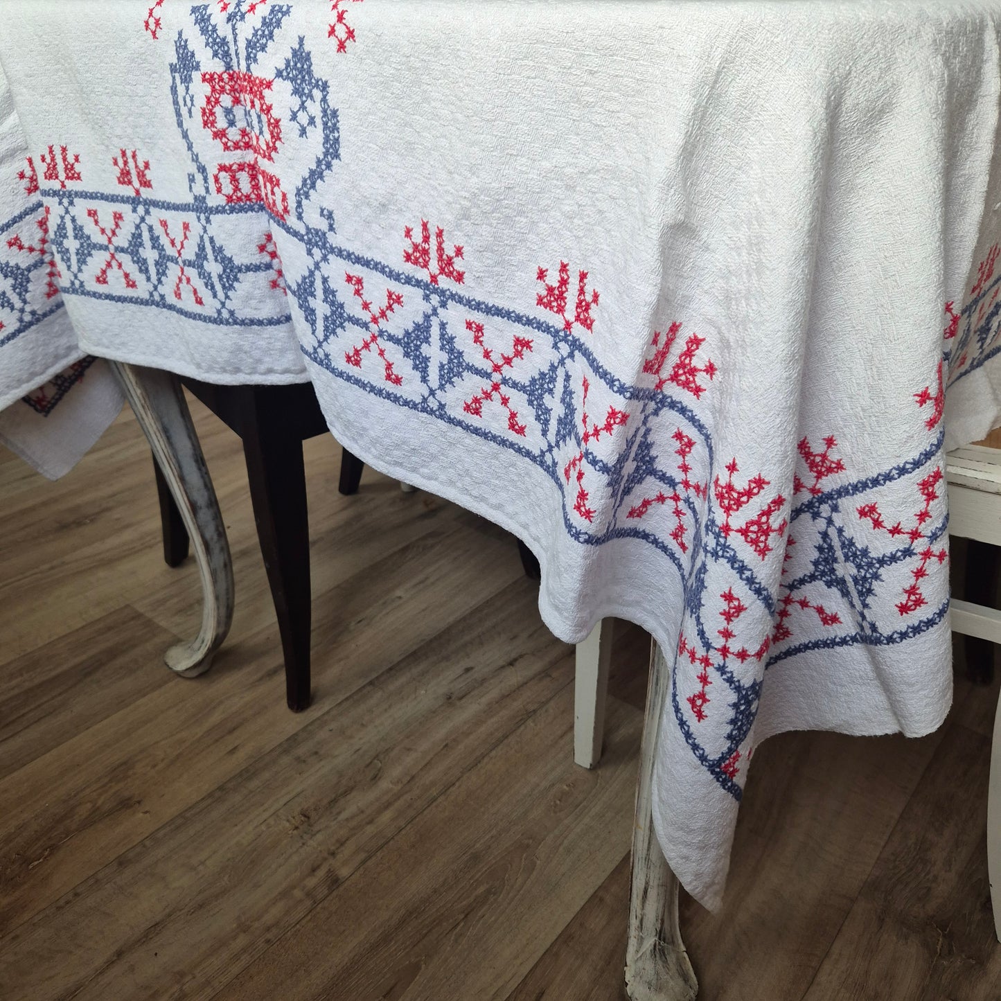 Antike Leinen Baumwolle Tischdecke 150x190cm weiß mit Kreuzstickerei blau rot