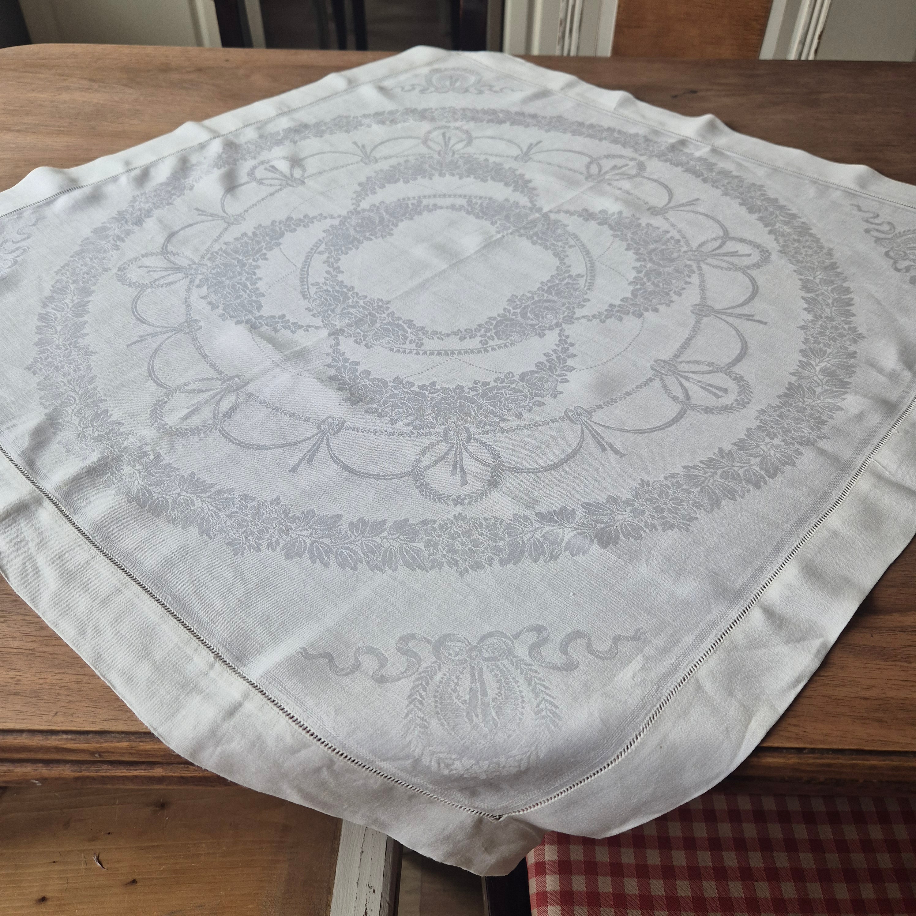 Antike Jugendstil Mitteldecke / Serviette mit Monogramm R.S weiß Damast