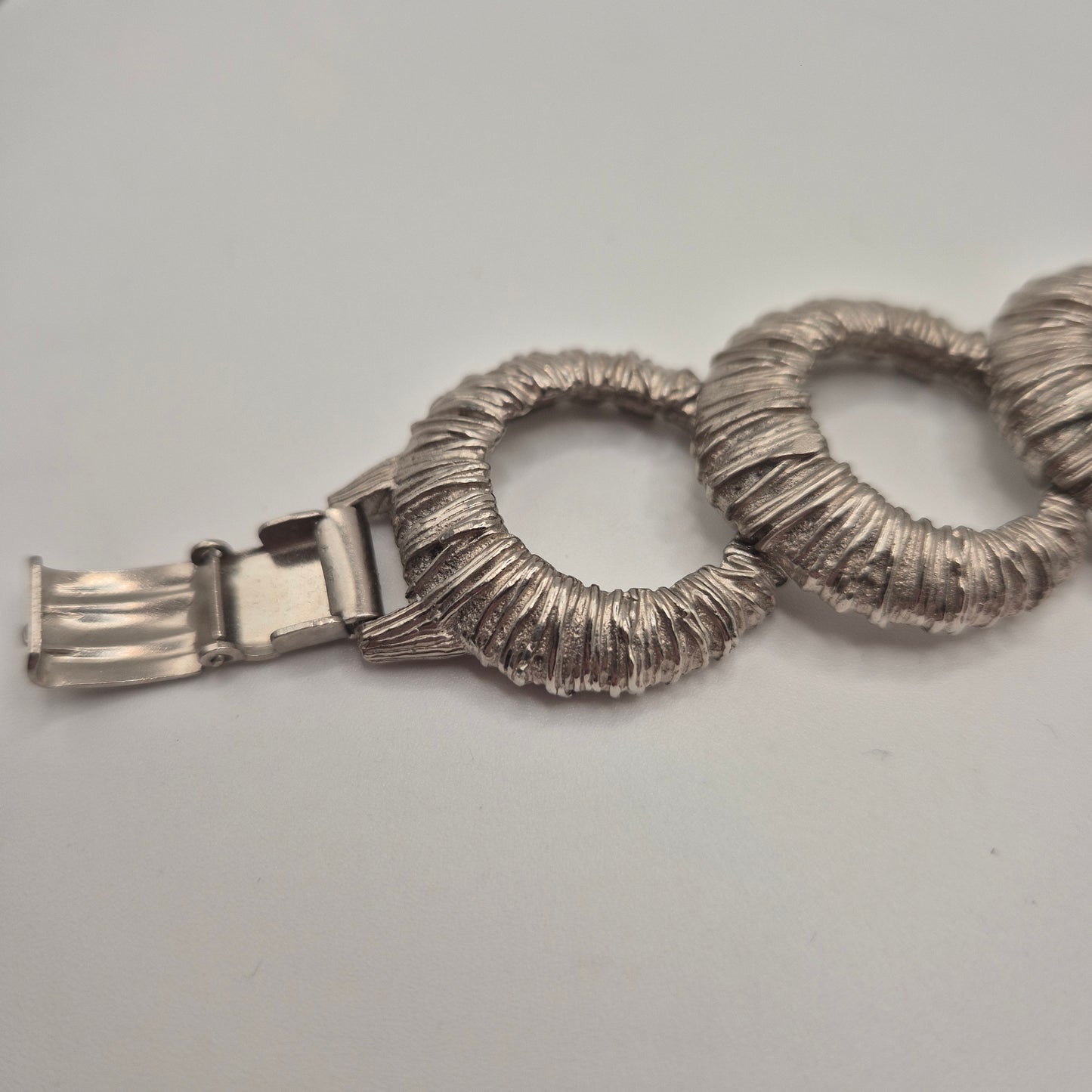 Silbernes Vintage Armband massiv Metall Statement 80er Jahre