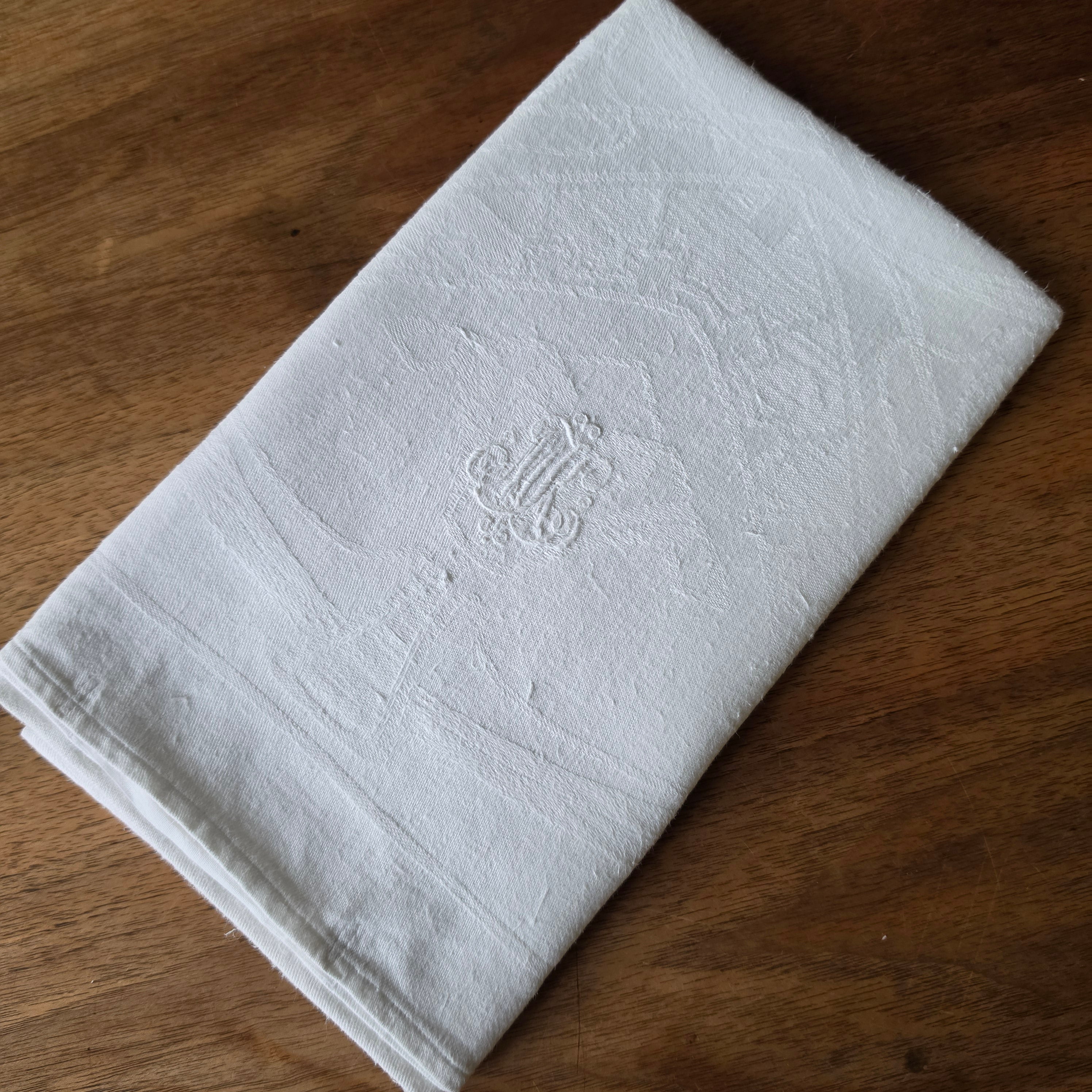 Antikes Jugendstil Damast-Geschirrtuch mit handgesticktem Monogramm – Um 1900 - 49x112cm