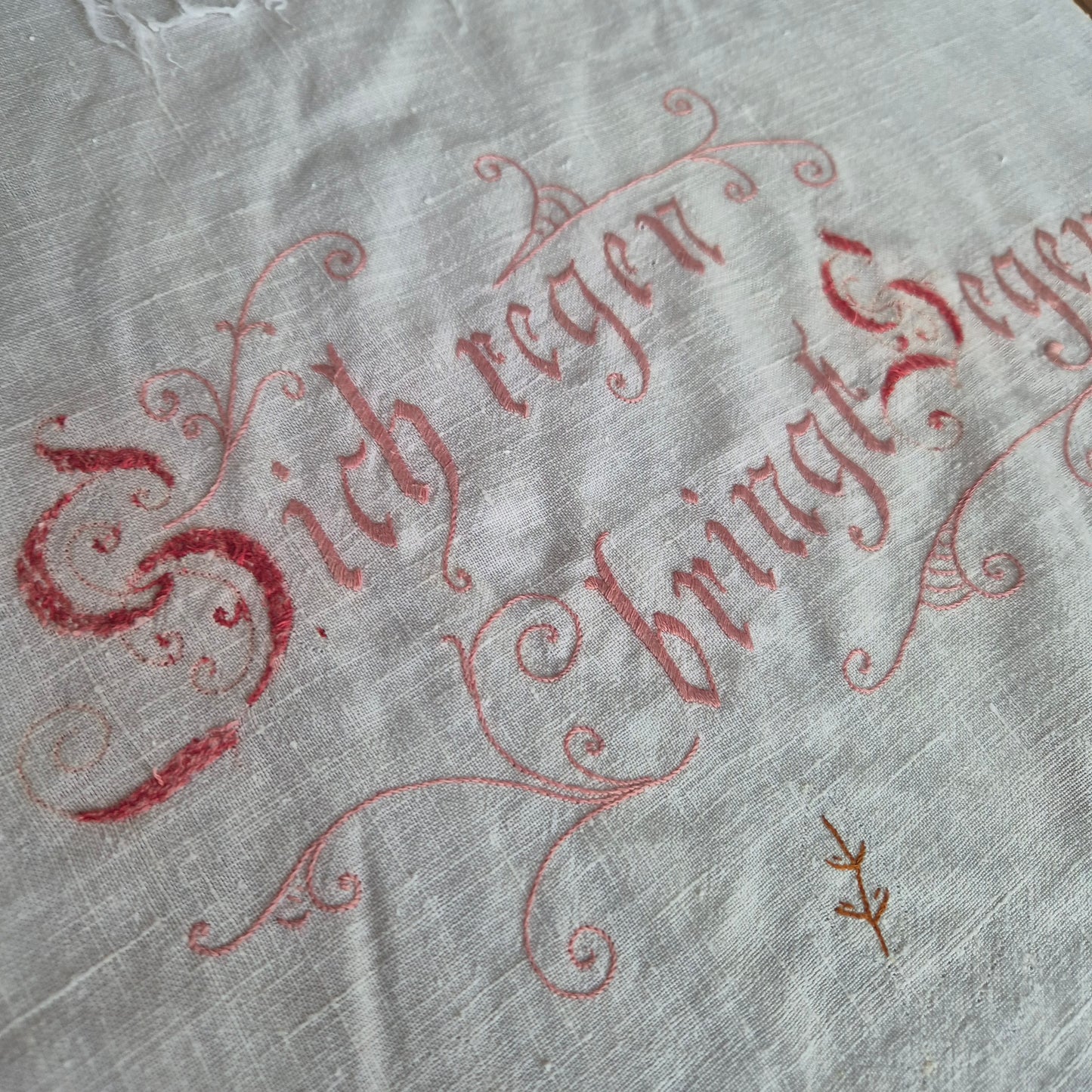 Altes Überhandtuch rot weiß verwaschen handmade 59x130cm "Sich regen bringt Segen"