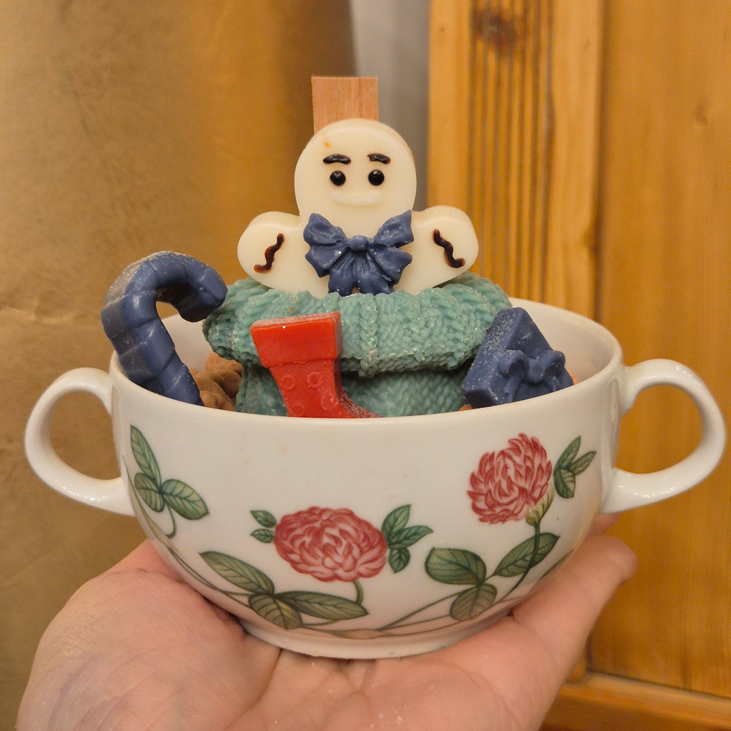 Handgemachte Sojawachskerze Weihnachtesgeschenk Sahne Lebkuchen Dessert in Antiker Porzellan Suppentasse Arzberg