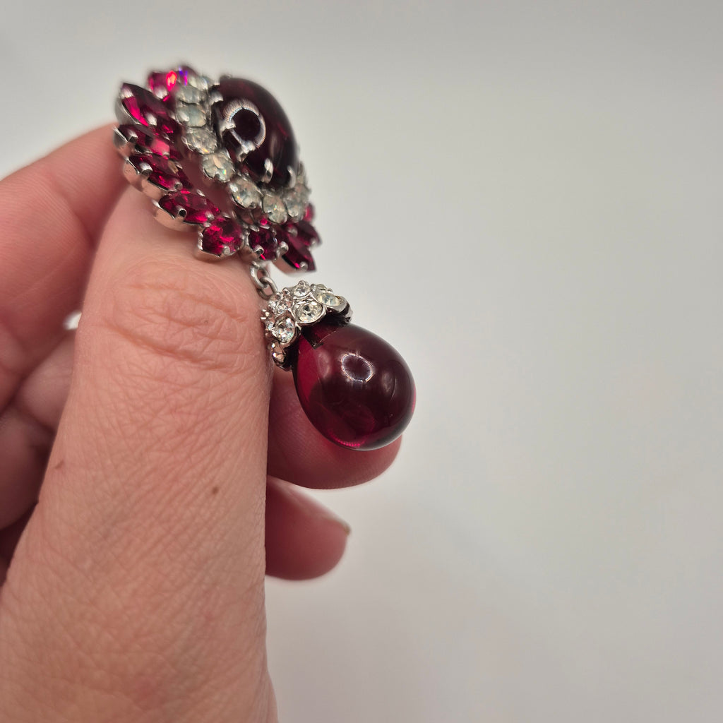 Weinrote Brosche aus den 90ern Modeschmuck "Träne"