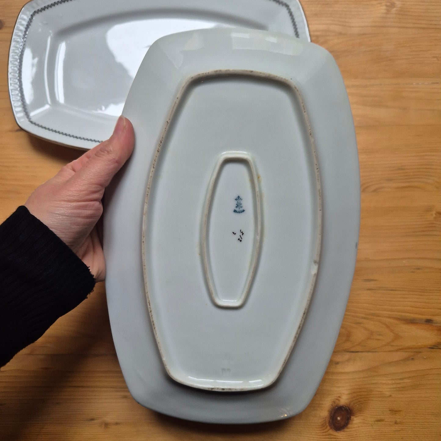 2x Alte Servierplatten Teller Vintage Silesia Porzellan weiß gold schwarz