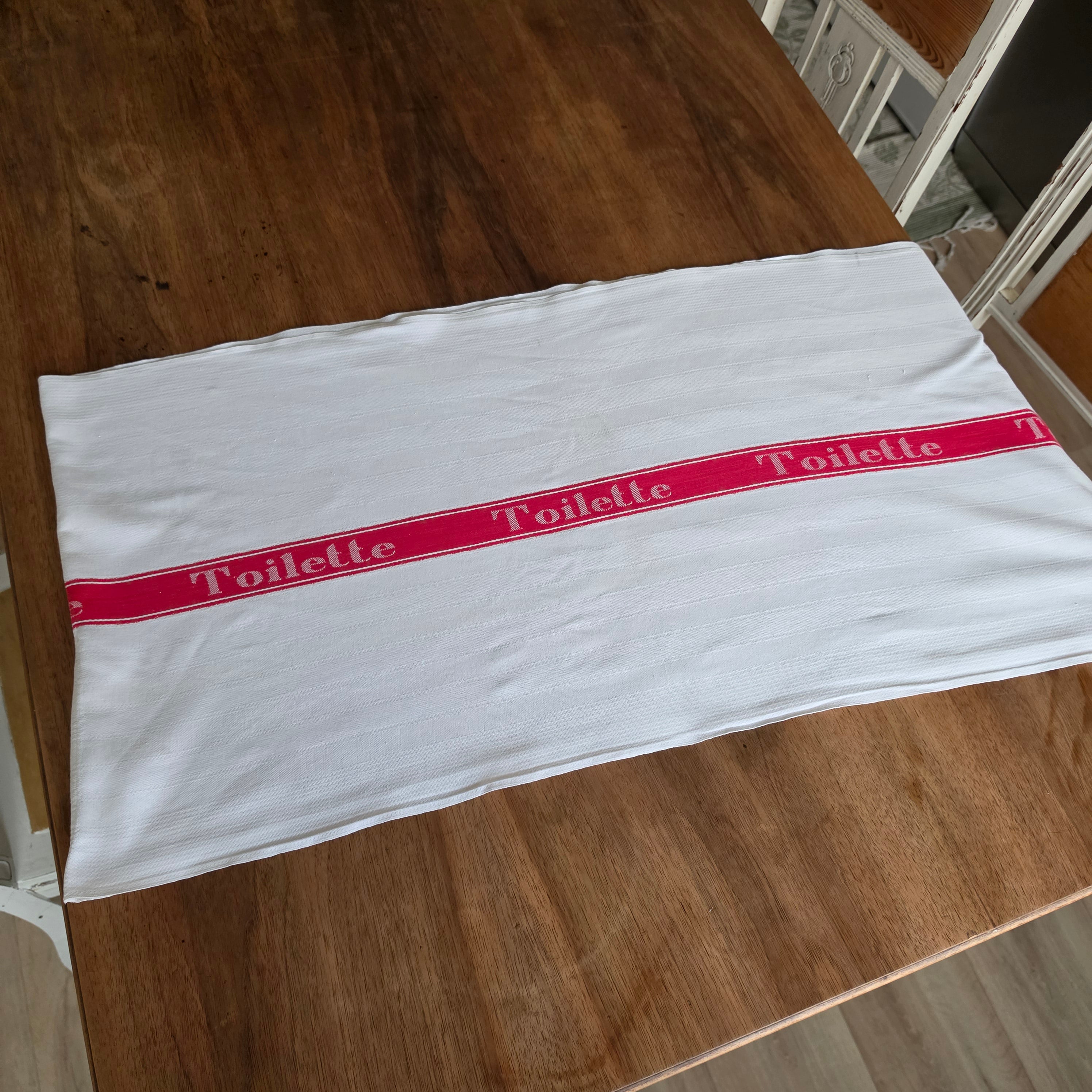 Vintage „Toilette“ Handtuch - Paradehandtuch – Nostalgischer Charme für dein Badezimmer 44x90cm