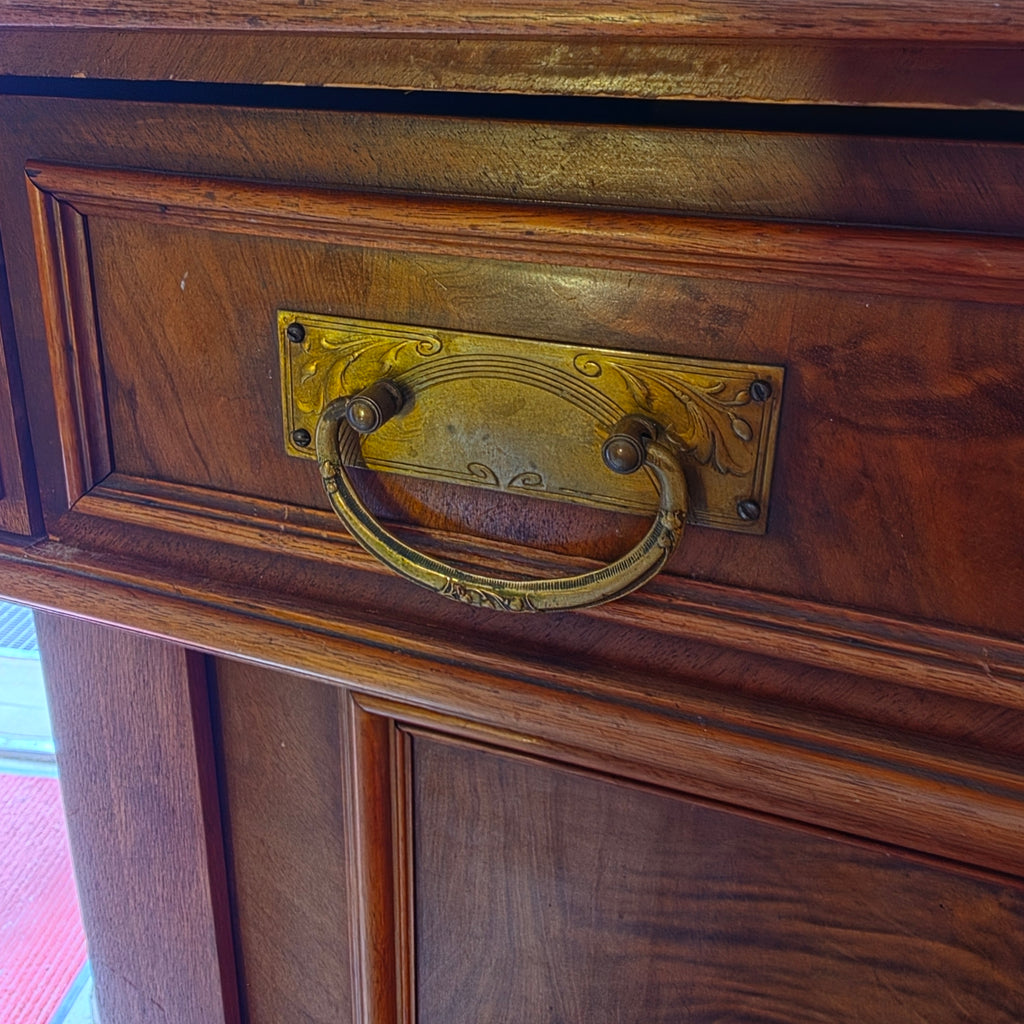 Antikes Gründerzeit-Vertiko um 1890 – Authentisches Charakterstück aus Nussbaum