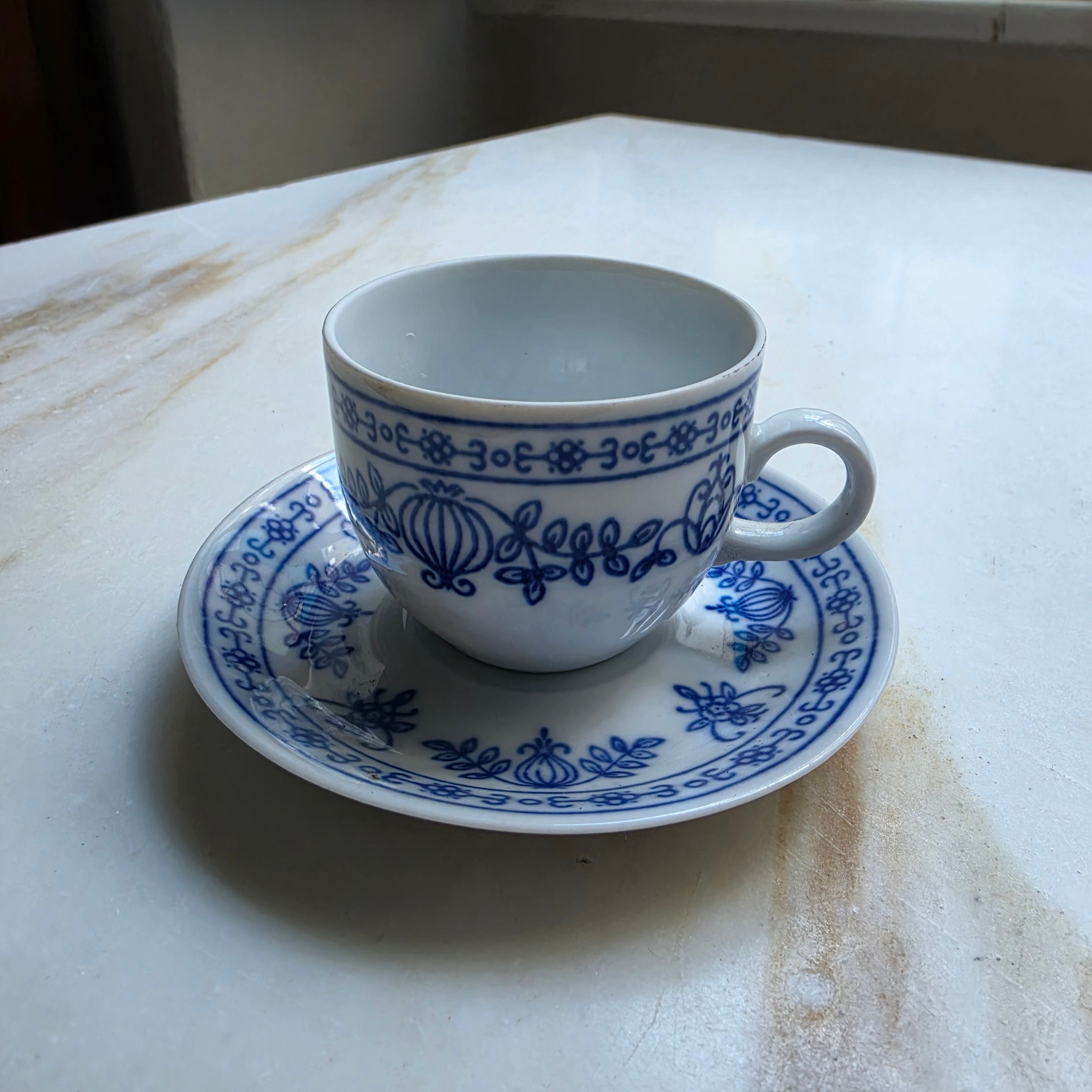 1x Kahla GDR Zwiebelmuster Kobaltunterglasur Mokkatasse mit Untertassen Vintage blau weiß