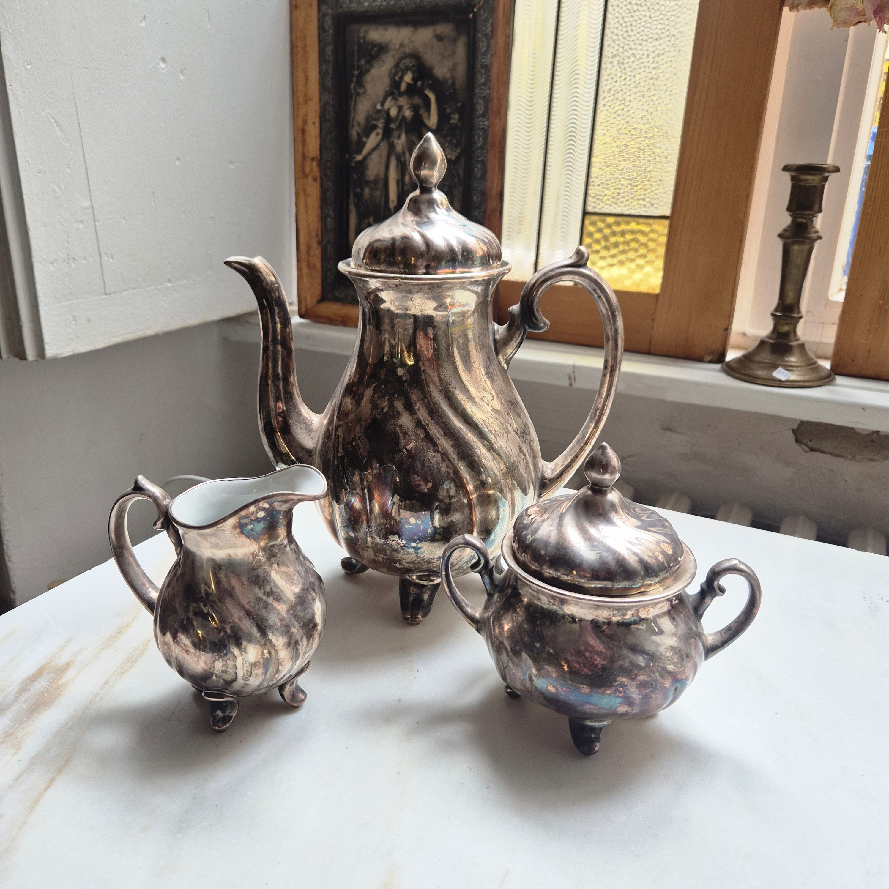 Antikes versilbertes WMF Porzellan Services Silber Kanne Zuckerdose und Milchkännchen Tee Kaffee