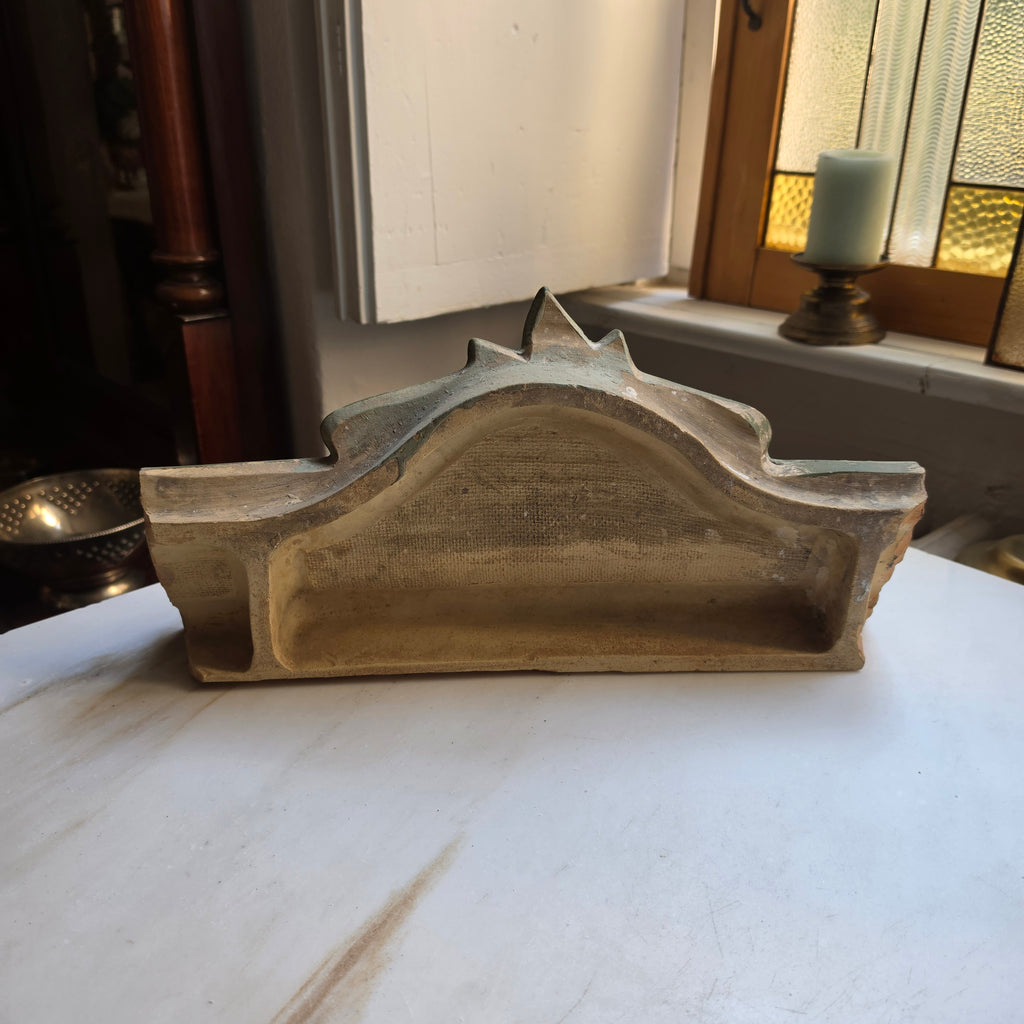 Antike Kachelofen Krone Jugendstil grün Dekoration Sims