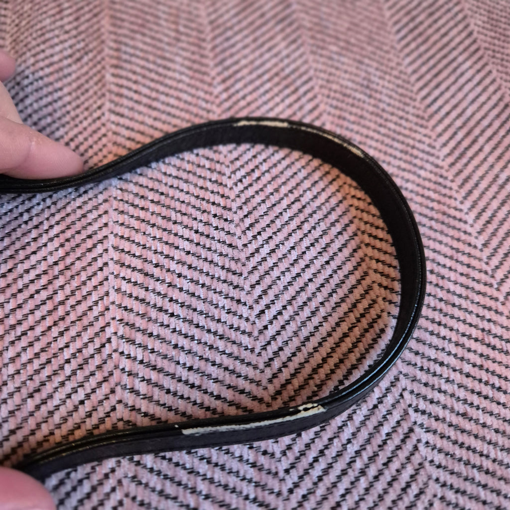 Vintage 90er Jahre MCM Umhängetasche mit Schleife – Klassisches Visetos-Design in Schwarz