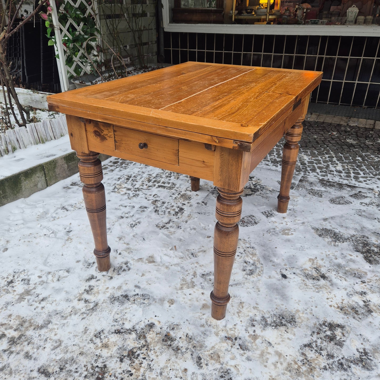 Antiker Gründerzeit Tisch - ausziehbar mit gedrechselten Füßen & Schublade