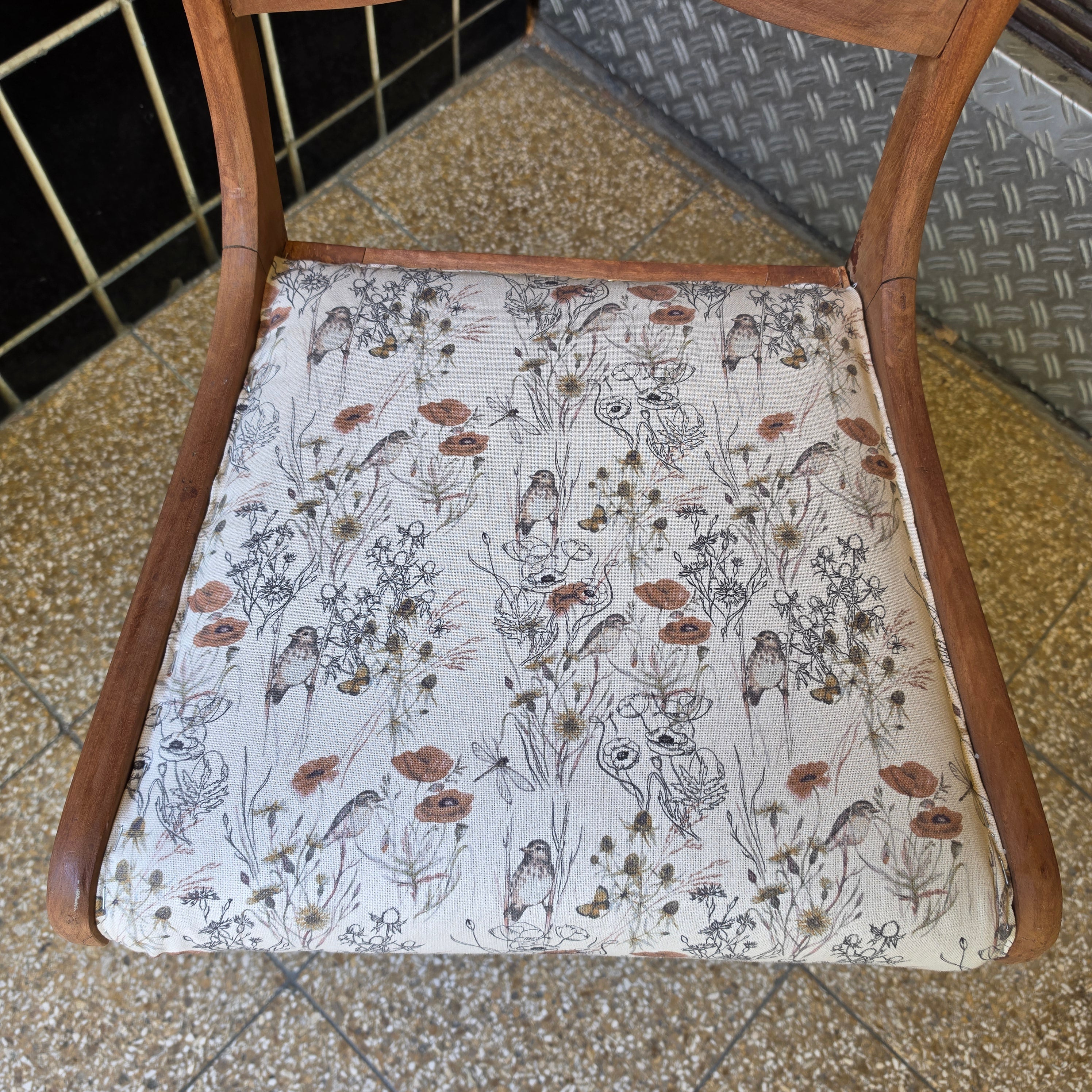 Antiker Biedermeier Stuhl - gepolstert - Nussbaumholz