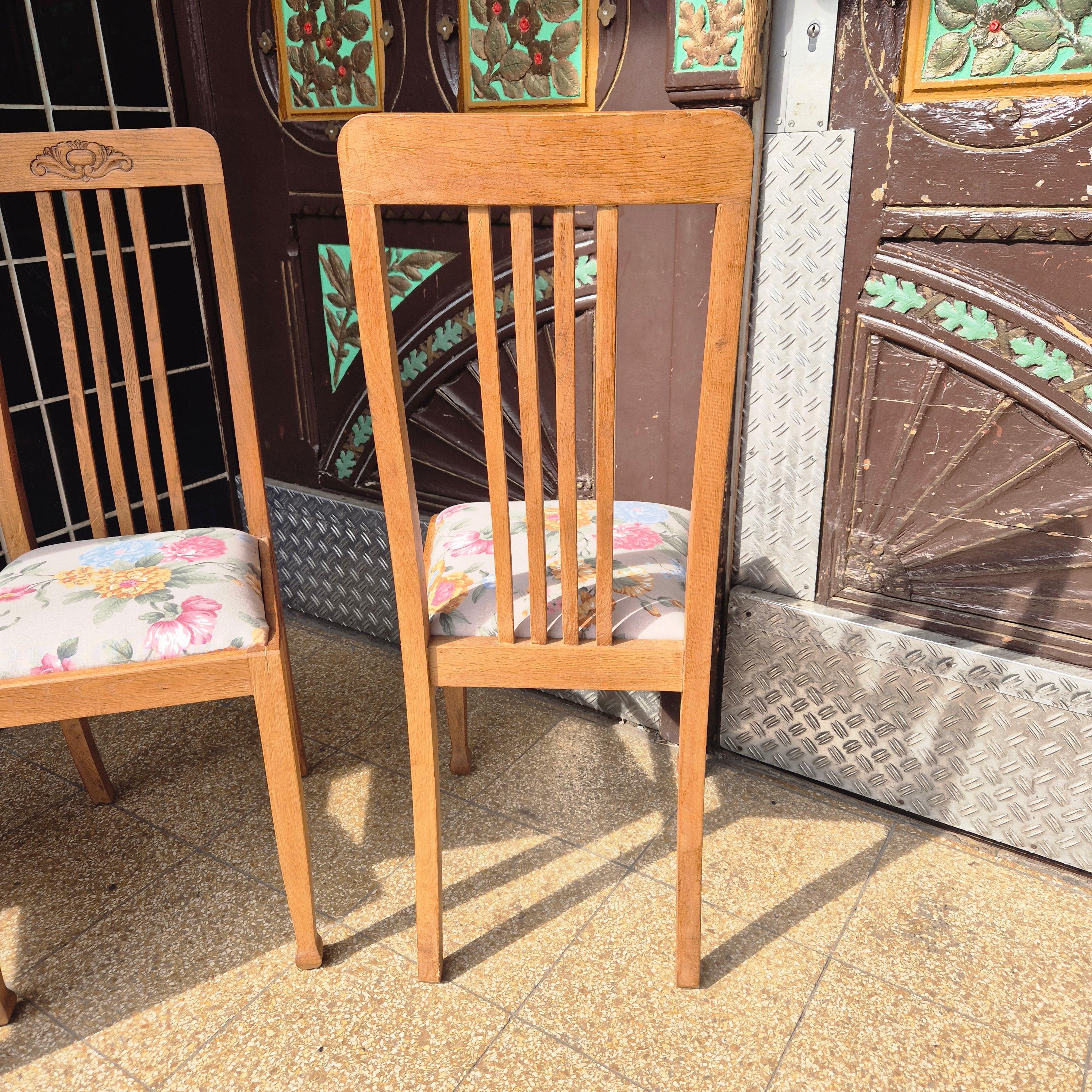Jugendstil Stuhl Eiche Vollholz Küchenstuhl aufgearbeitet mit Blumenschnitzerein & neuem Polster
