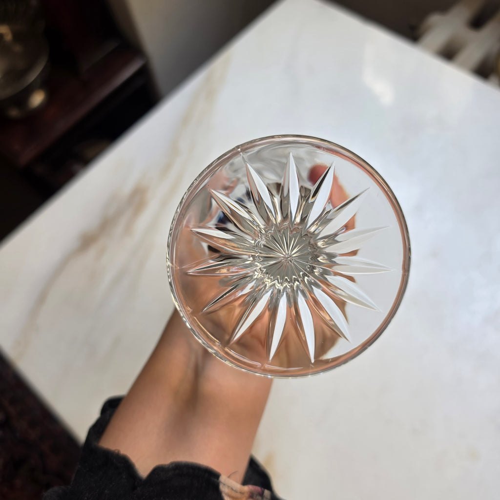 Klassische Kristallvase mit Edlem Sternschliff – Vintage Glasvase mit Standfuß & Wellenrand