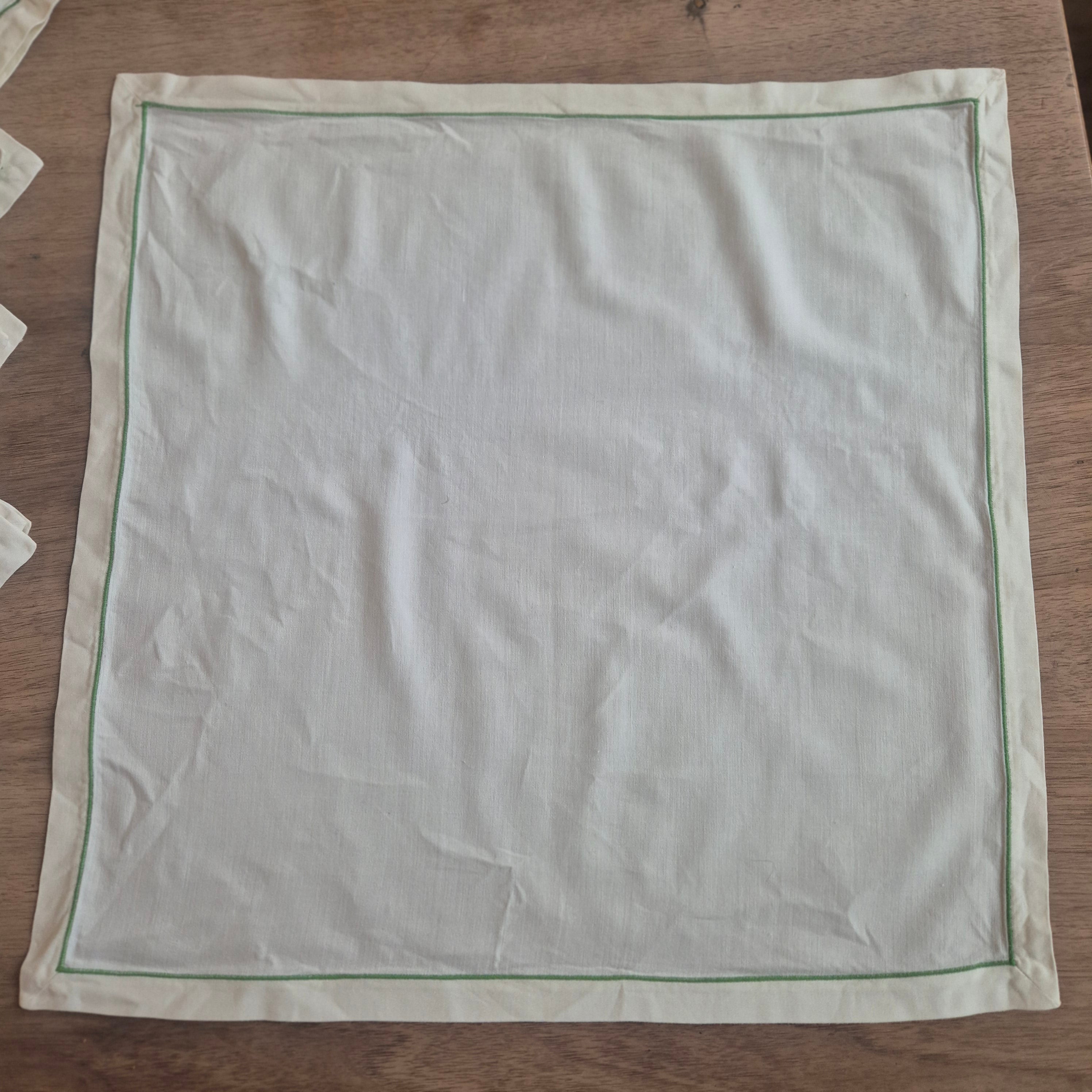 9x Grüne Stoffservietten Vintage 47x47cm Grün und brauner Rand Baumwolle Leinen