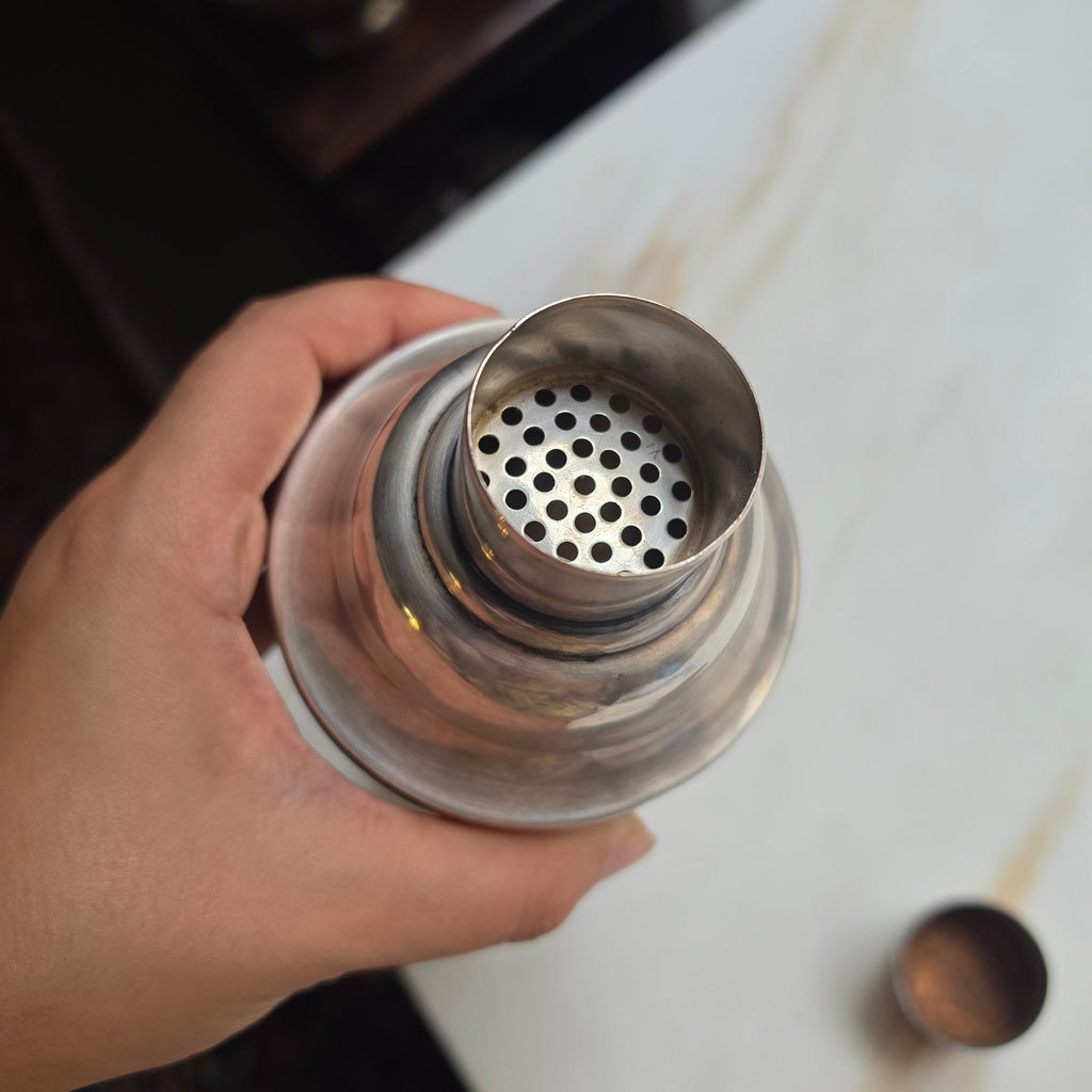Antiker Vintage Cocktail-Shaker aus Alpaka mit Gravur „Für frohe Stunden Kurt“