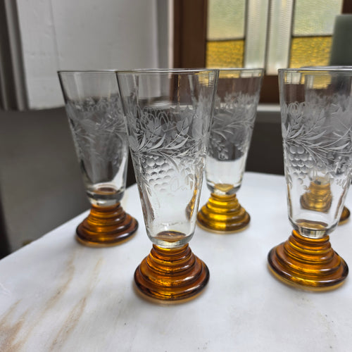 Antike Art Déco Likör- oder Weingläser (6er Set) – Bernstein-Fuß & feiner Schliff
