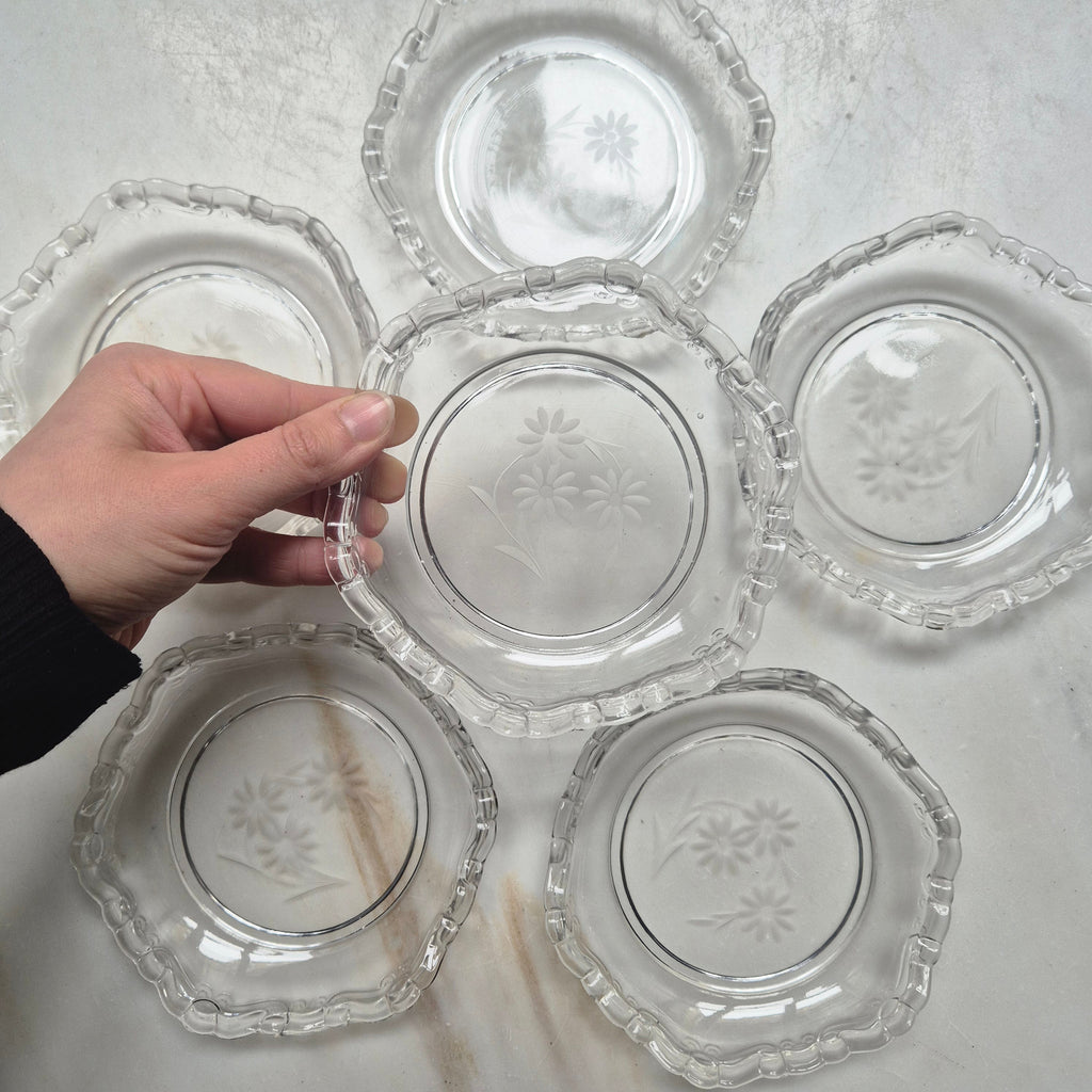 6x Vintage Glas oder Bleikristall Schalen Kuchen Teller mit Blumenmuster