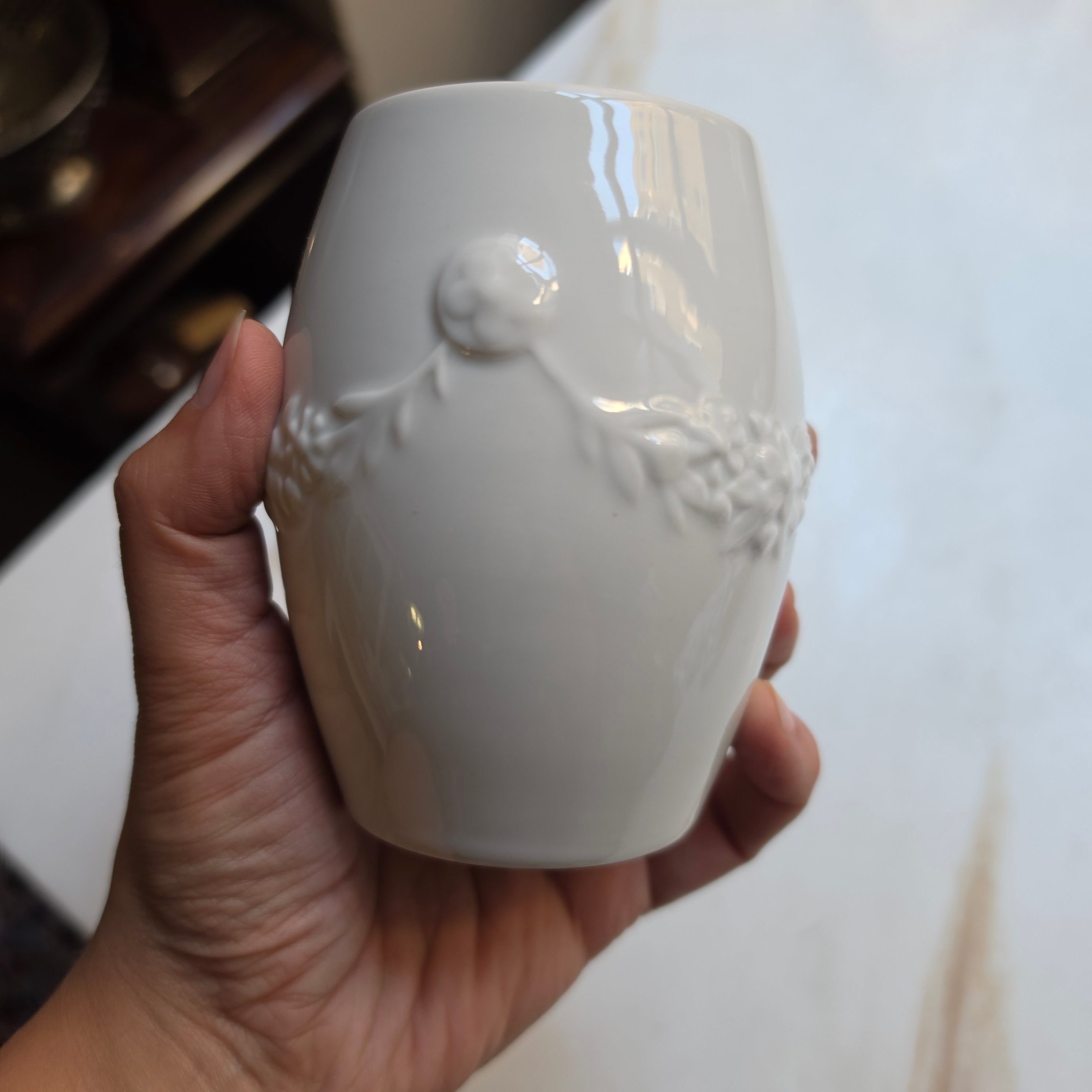 Edle Vintage Hutschenreuther Selb Porzellan-Vase - Becher mit Relief-Festonguirlande – Weißes Porzellan