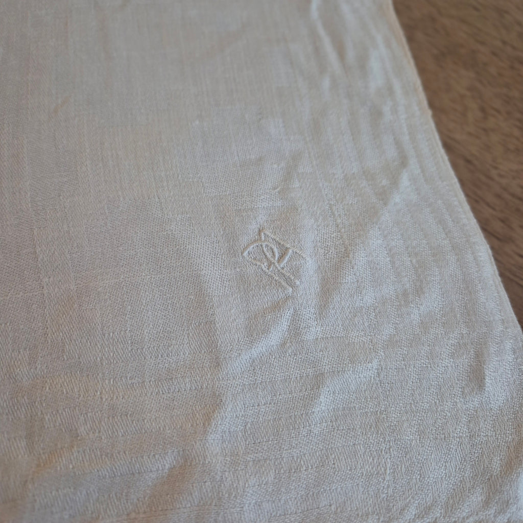 Antike Jugendstil Serviette/Mitteldecke weiß 83x95cm Damast leichte gelbe Flecken