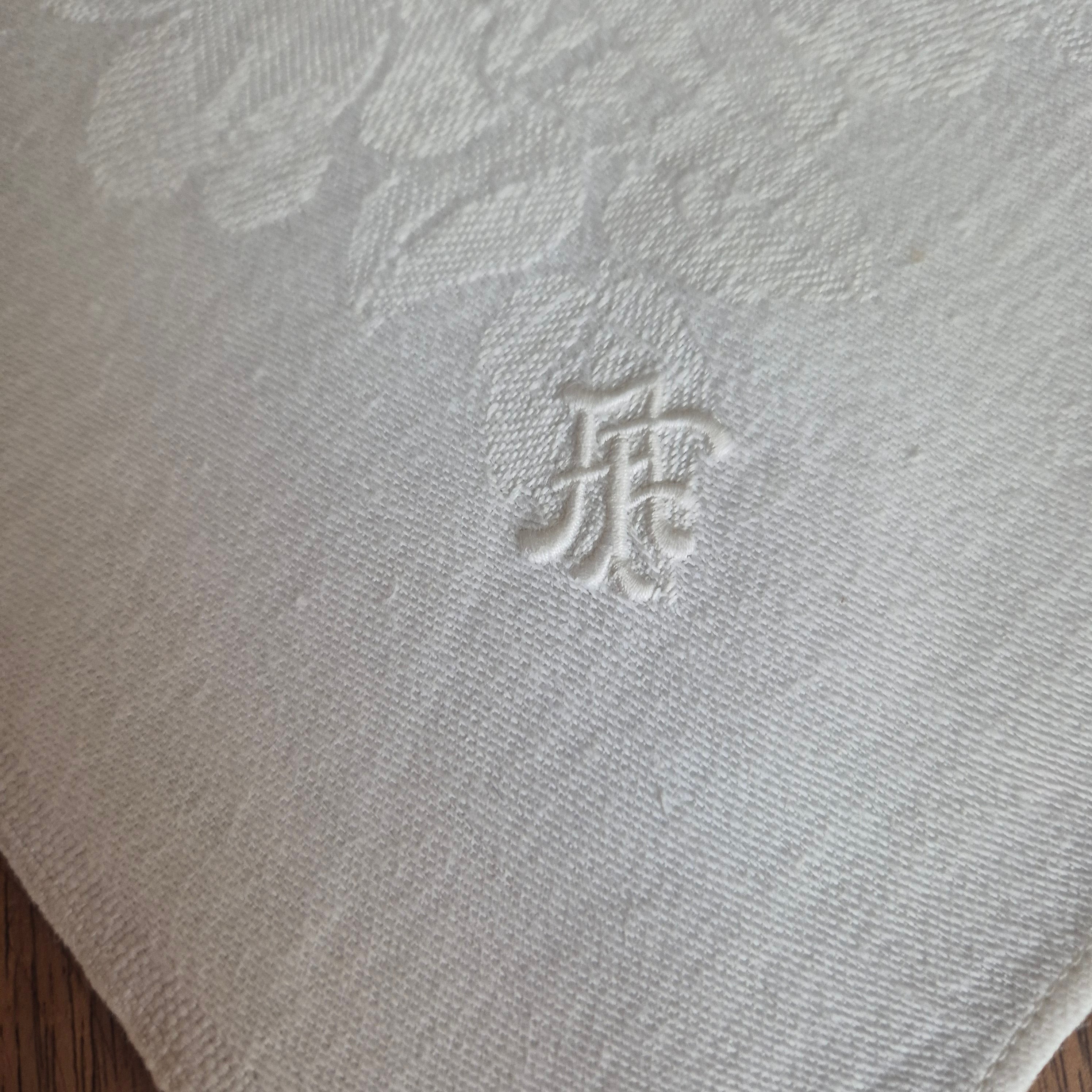 Antike Jugendstil Serviette oder Mitteldecke mit Monogramm A.F