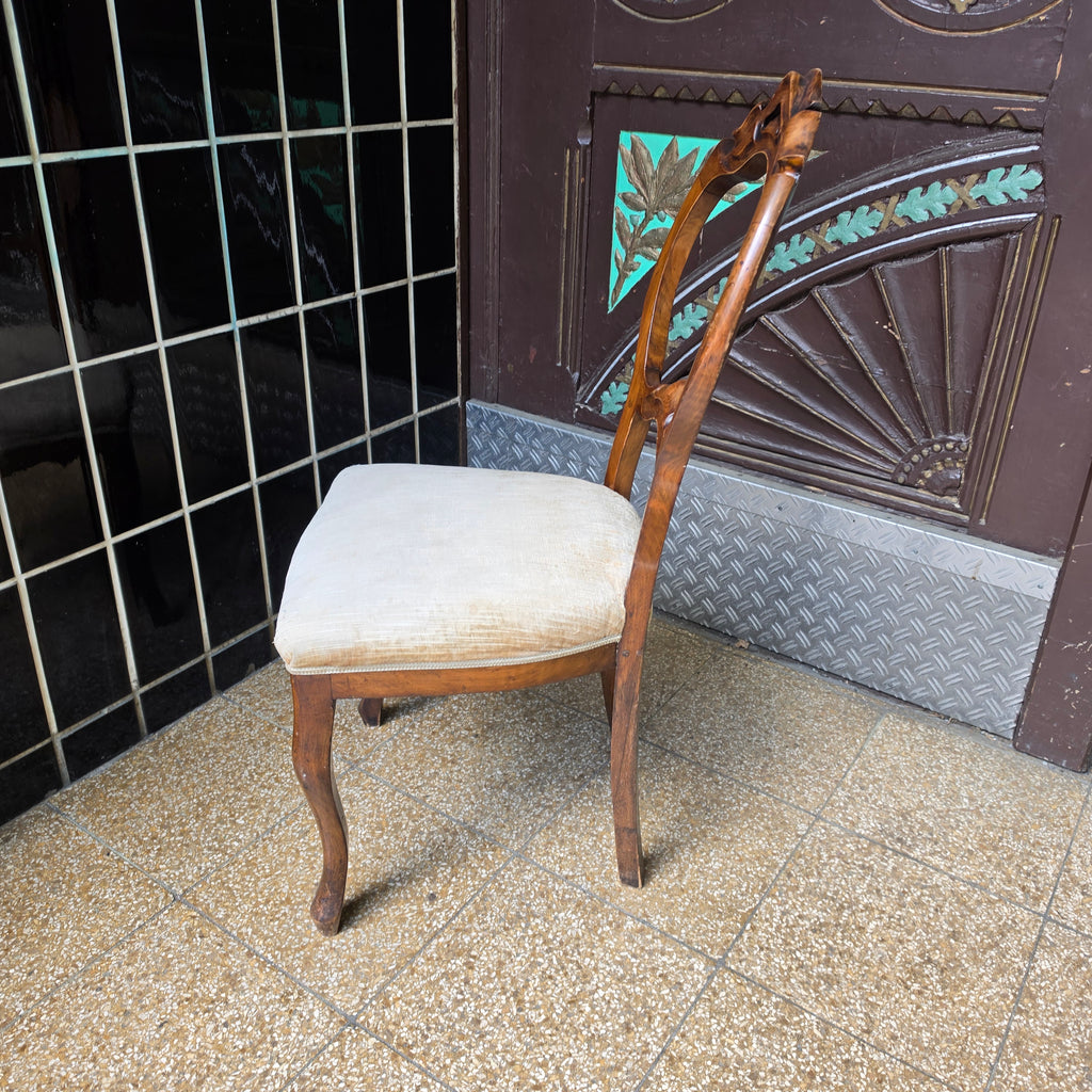 Antiker gepolsterter Stuhl im Rokoko-Chippendale-Stil - beiger Polsterbezug - Eiche Vollholz