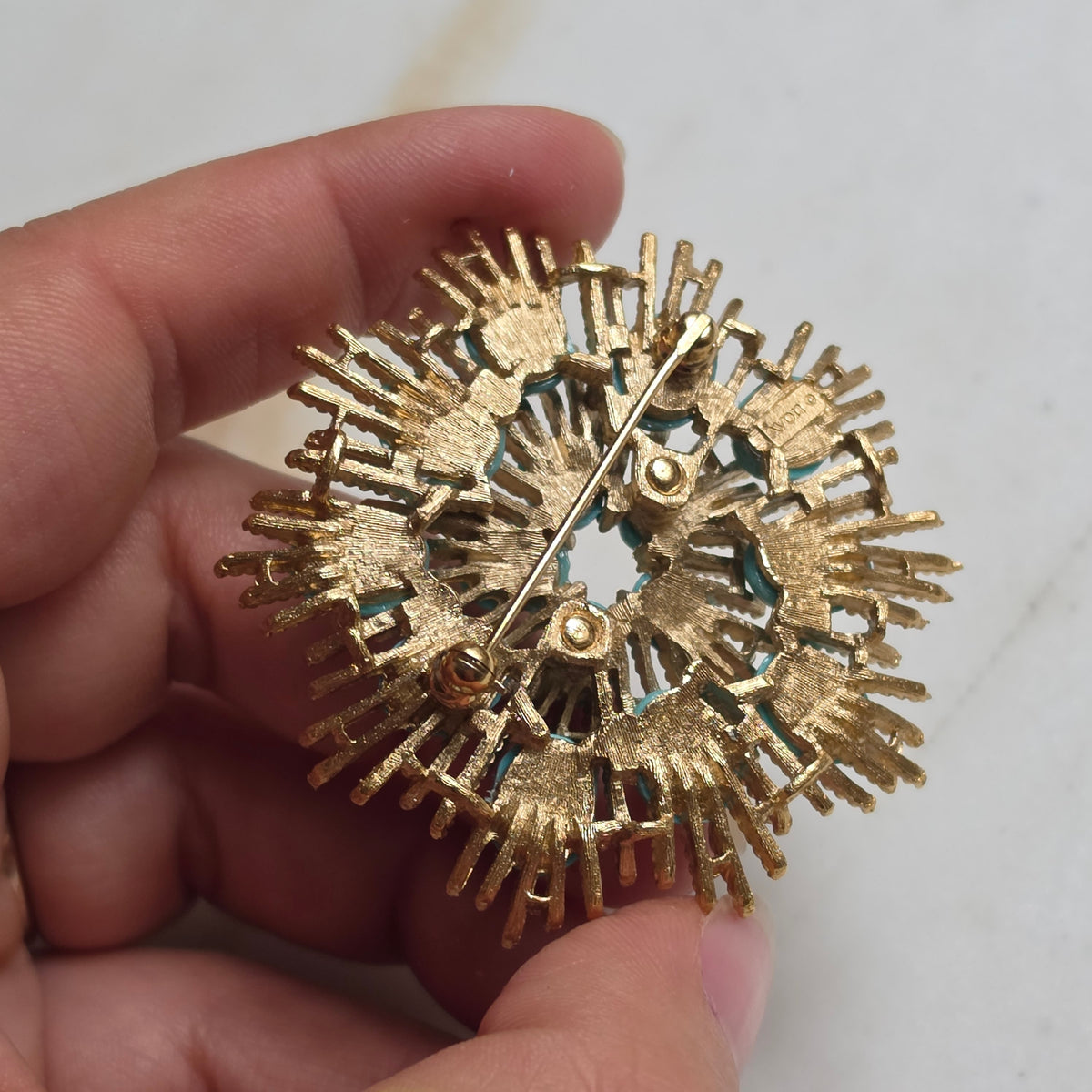 Vintage Avon Broosche mit Türkissteinen – Starburst Design