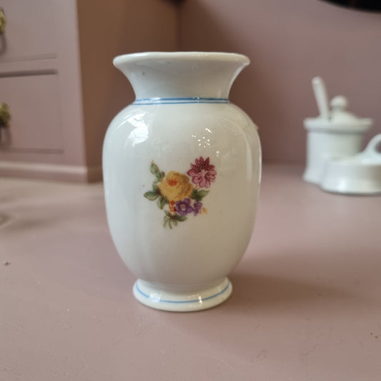 Antike mini Vase mit Blumenmalerei weiß