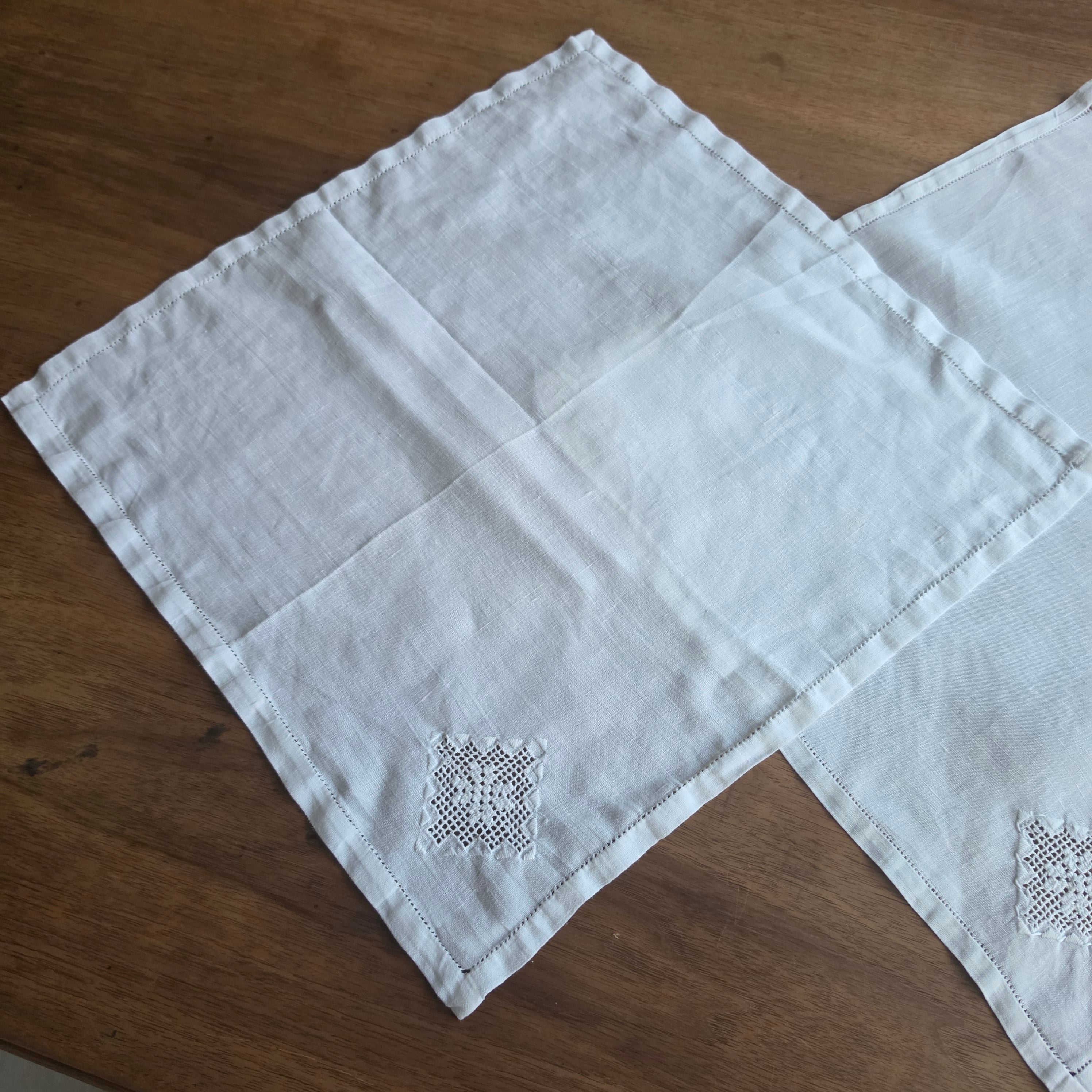 2x Vintage-Servietten Set mit feiner Hardanger-Stickerei & Hohlsaum 40x40cm