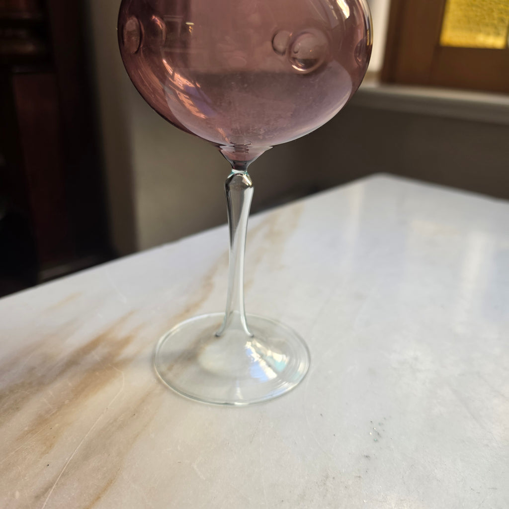 Elegante Vintage-Glasvase in Amethyst-Rosa – Handgefertigt mit Wellenrand & Luftblasen-Akzenten