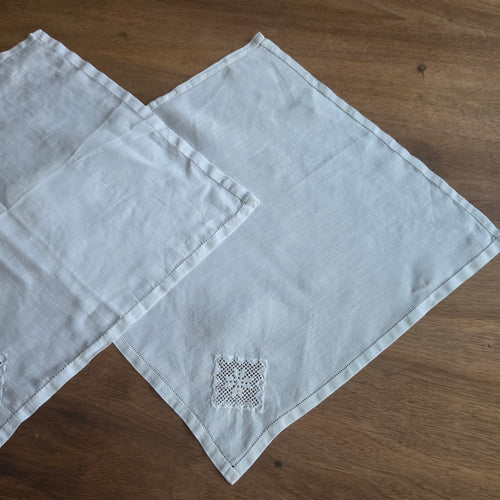 2x Vintage-Servietten Set mit feiner Hardanger-Stickerei & Hohlsaum 40x40cm