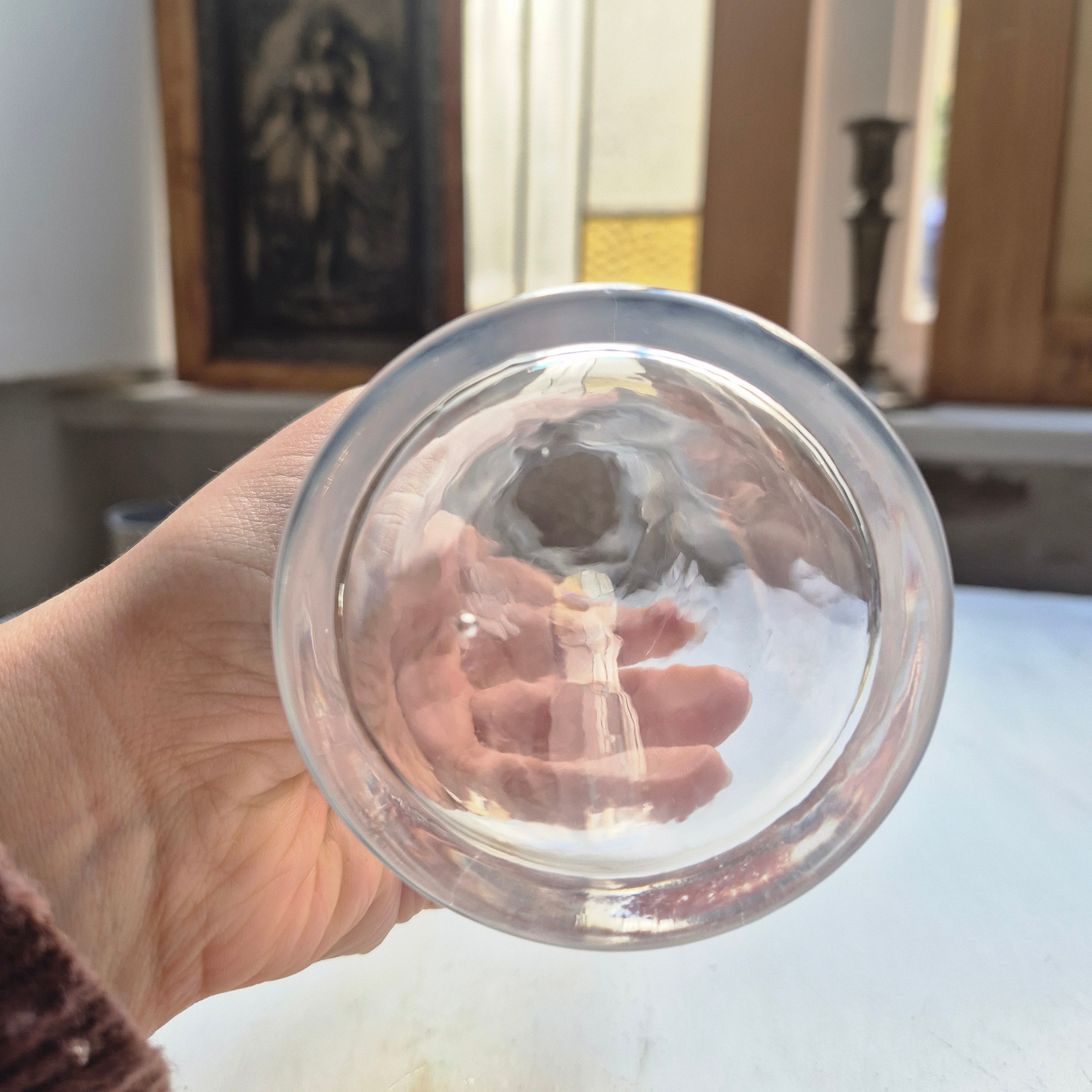 Vintage Glas Vase mit geschliffenem Traubenmotiv Dekor