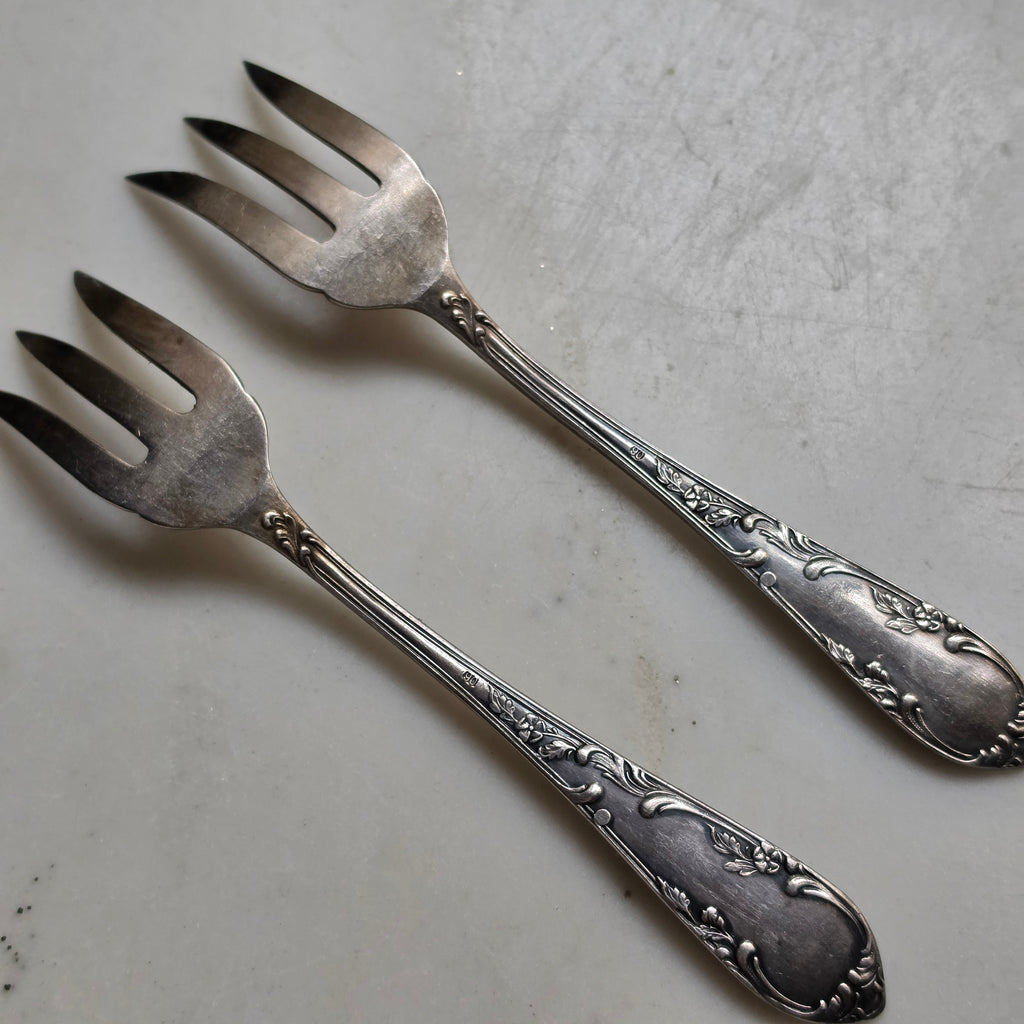 Vintage Kuchengabeln Set 2-teilig – Versilbert (90er Versilberung) mit Floralam Dekorbordüre - Barock-Stil