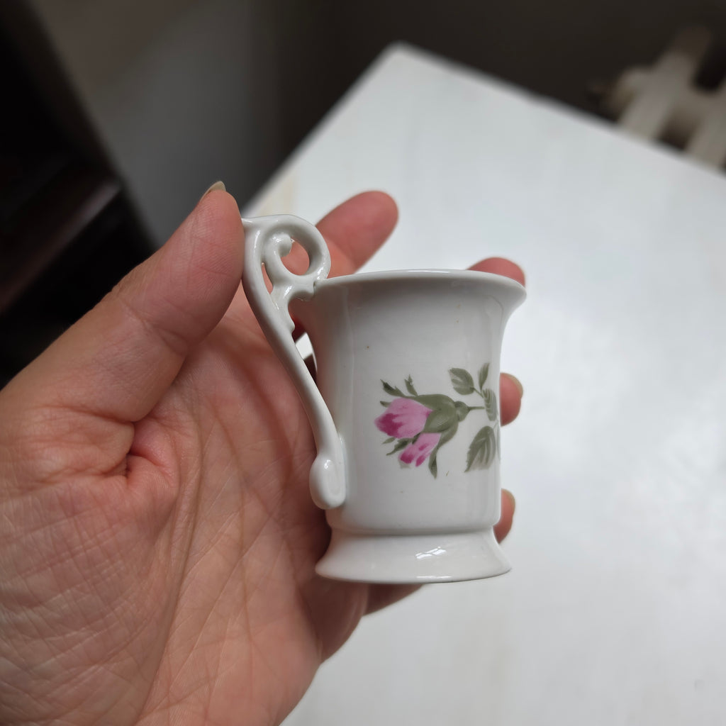 Vintage Kahla Mokkatasse mit Untertasse – Feines Porzellan mit Rosa Rosendekor