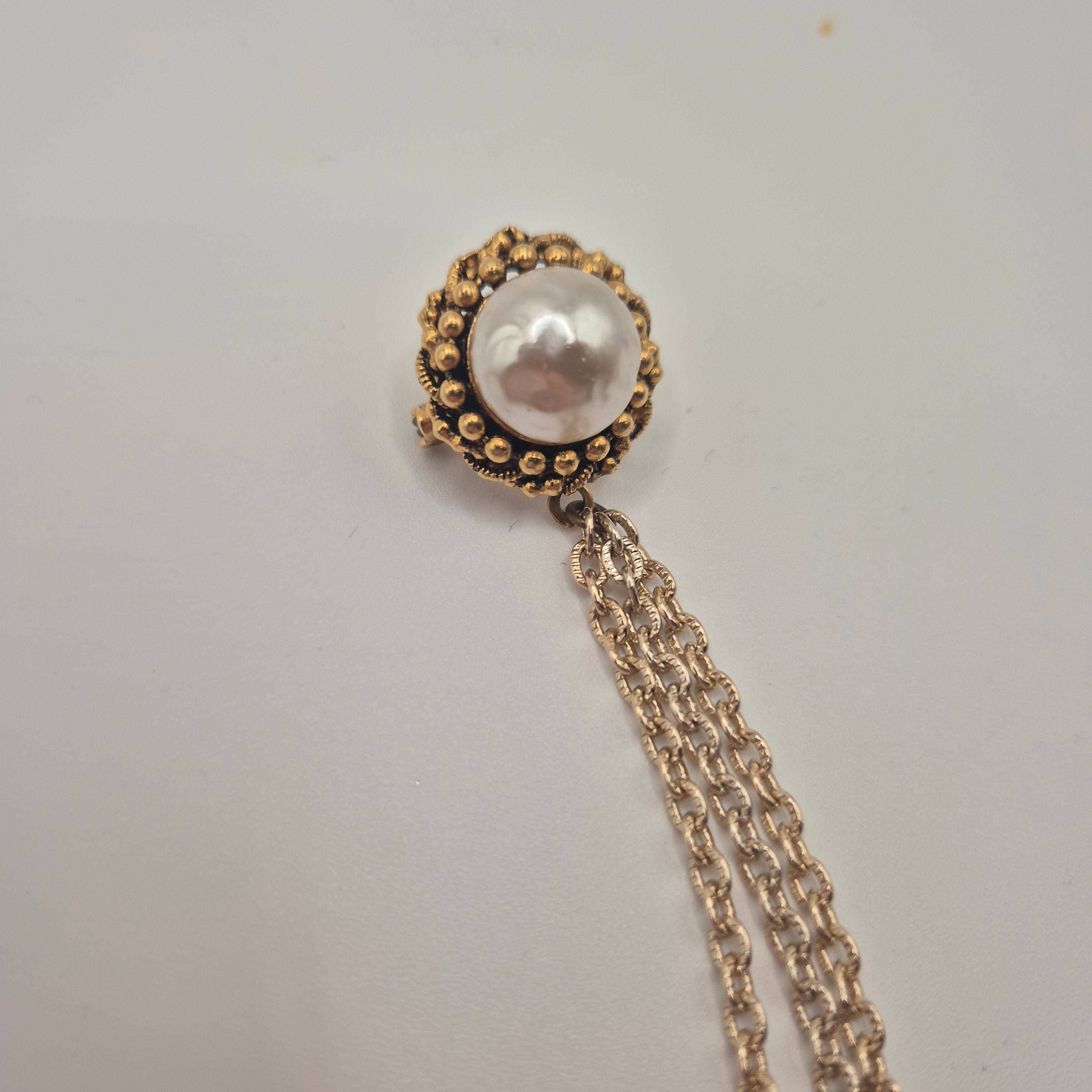 Elegante Vintage Kettenbrosche – Zeitloser Perlen-Chic für jeden Anlass