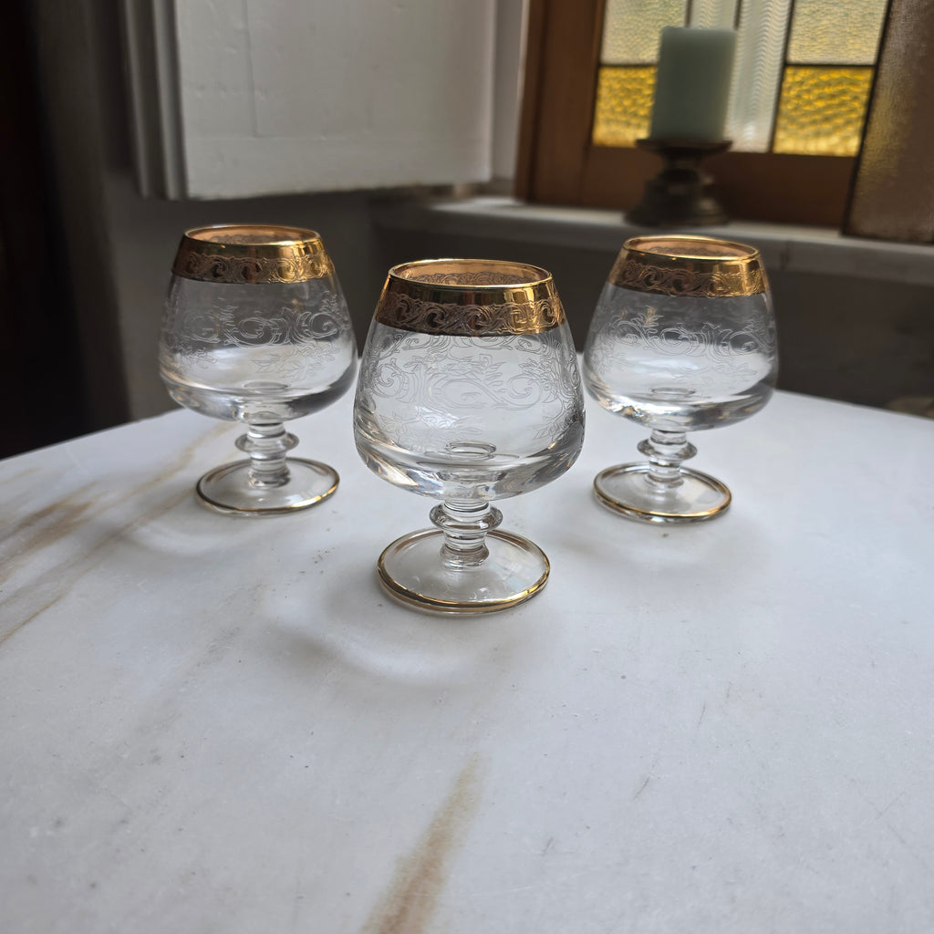 Vintage Cognacgläser / Schwenker mit Ätzdekor & Goldrand