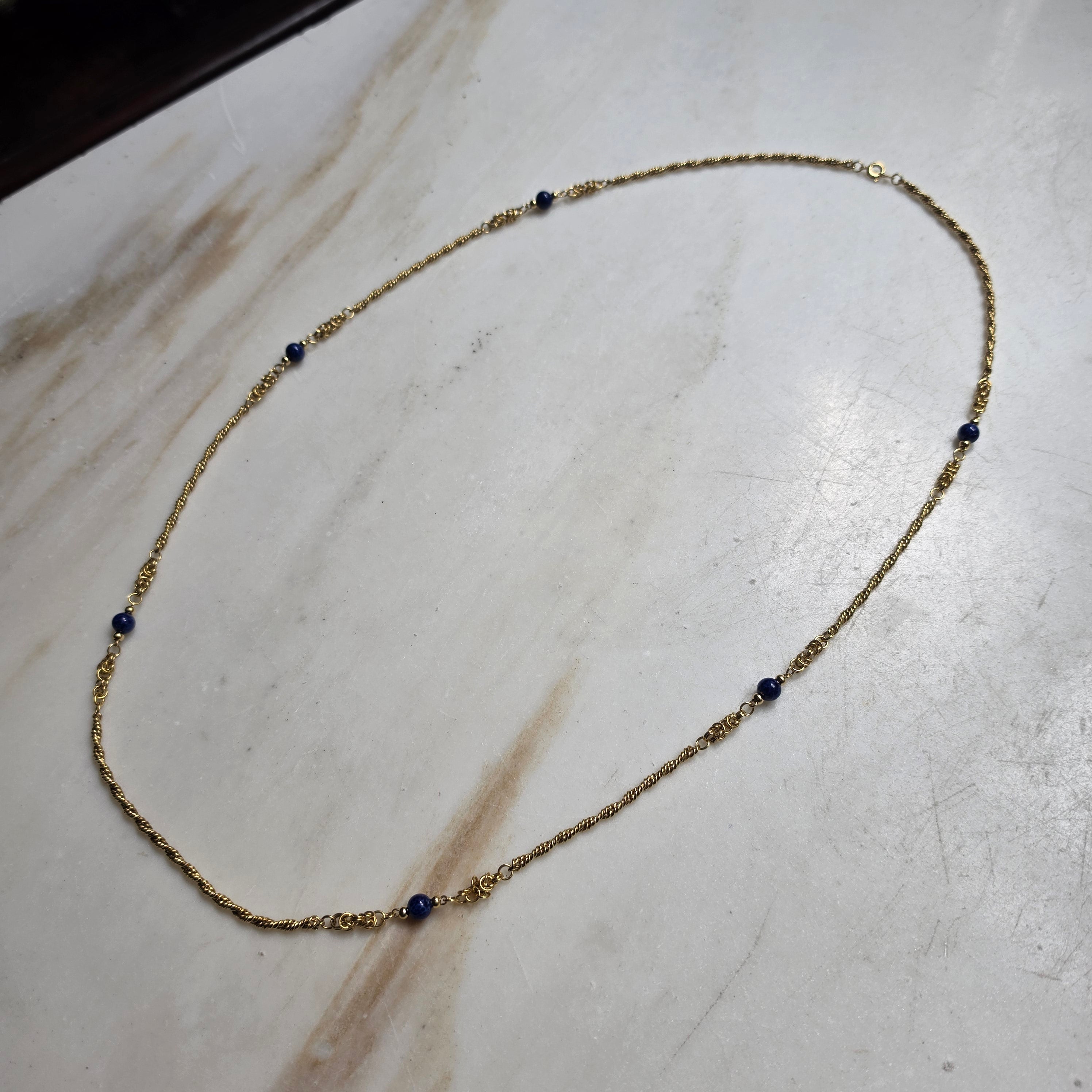 Vintage Amerik Double Goldhalskette mit blauen Edelstein-Perlen (Lapis Lazuli Optik)