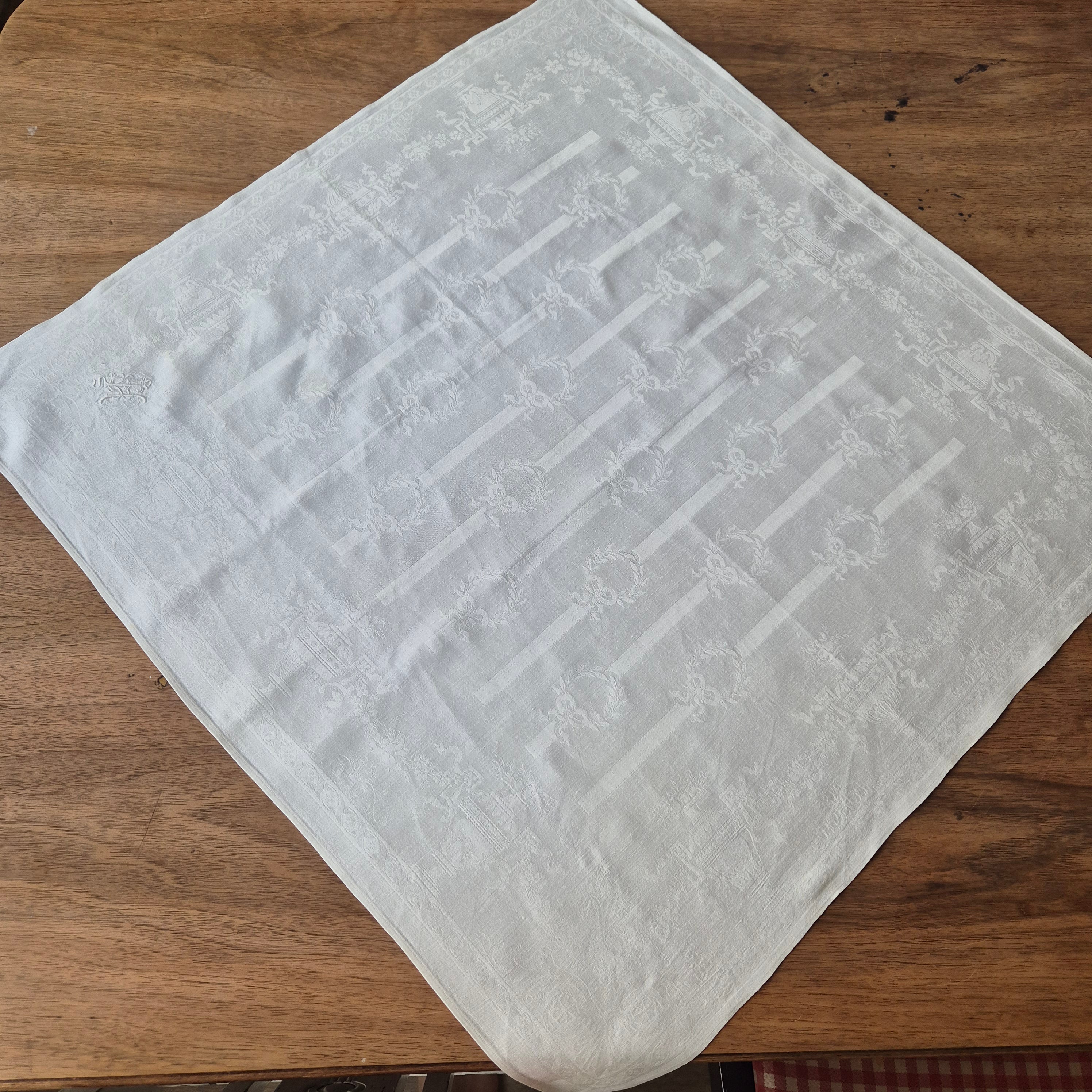 Antike Jugendstil Serviette oder Mitteldecke mit Monogramm E.H