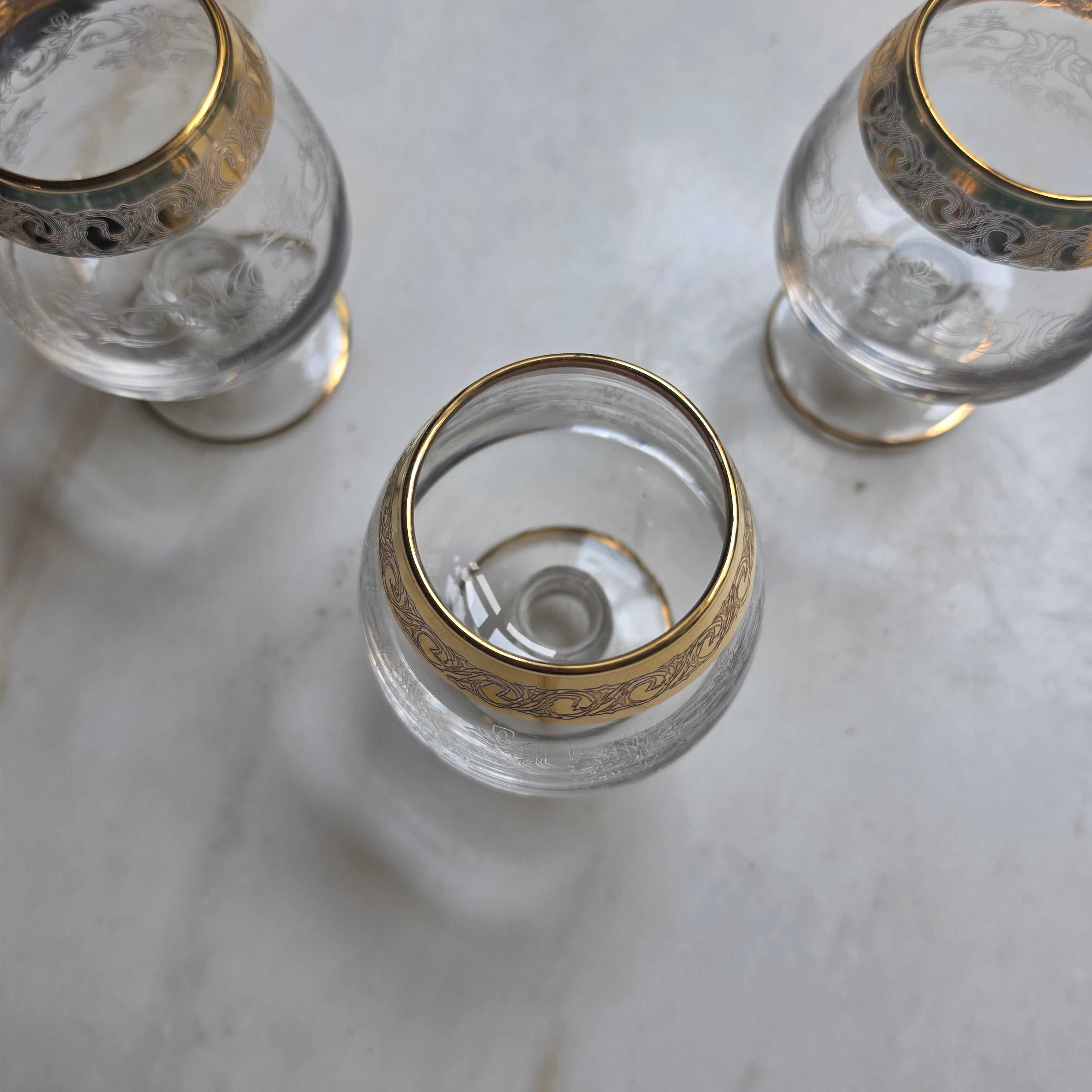 Vintage Cognacgläser / Schwenker mit Ätzdekor & Goldrand