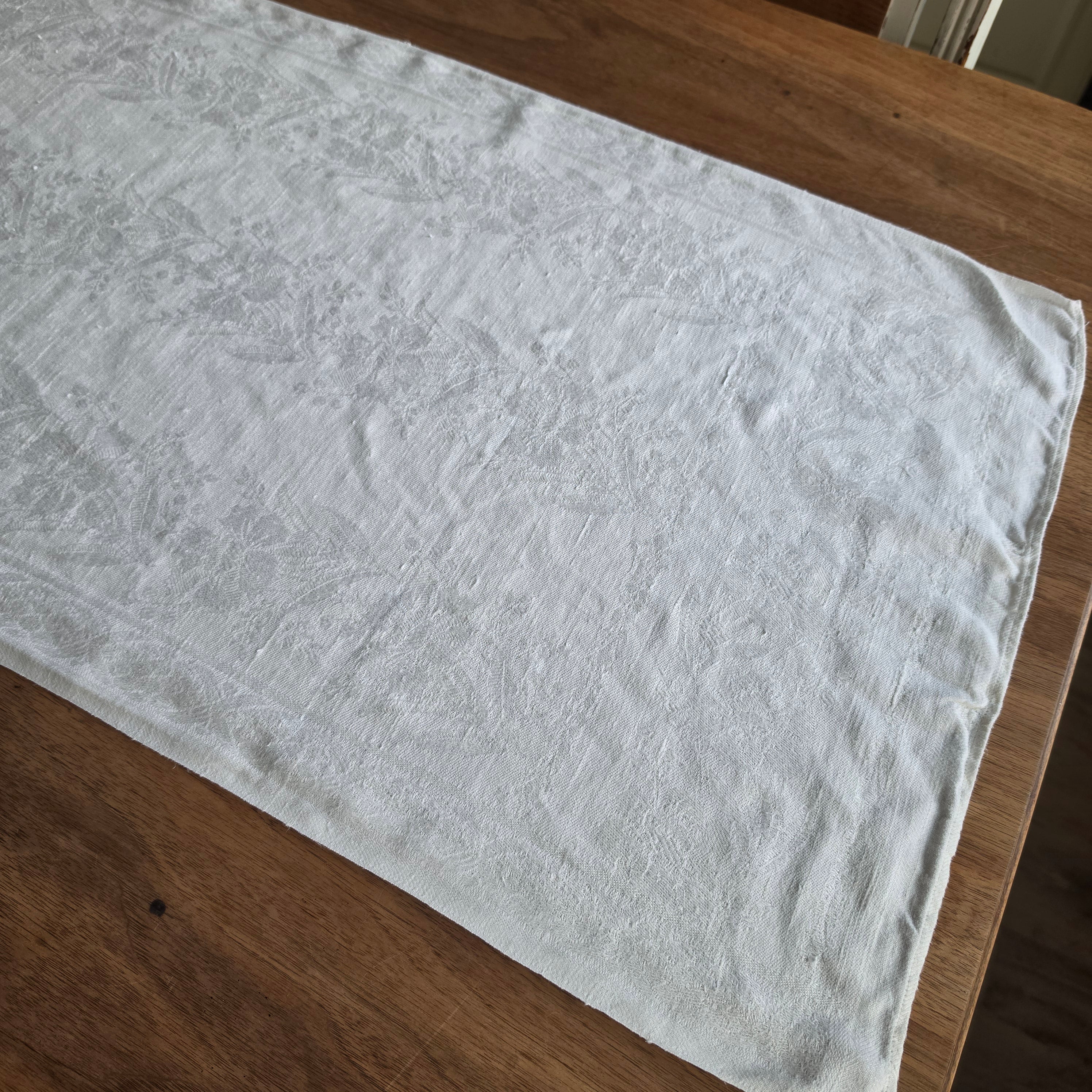 Antikes Geschirrtuch – Handgewebte Aussteuer- 48x110cm - Stockflecken