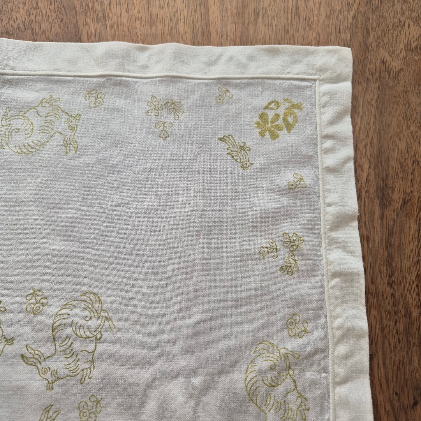 Kleine vintage Mitteldecke bedruckt oder zum besticken grün weiß 53x58cm Ostern