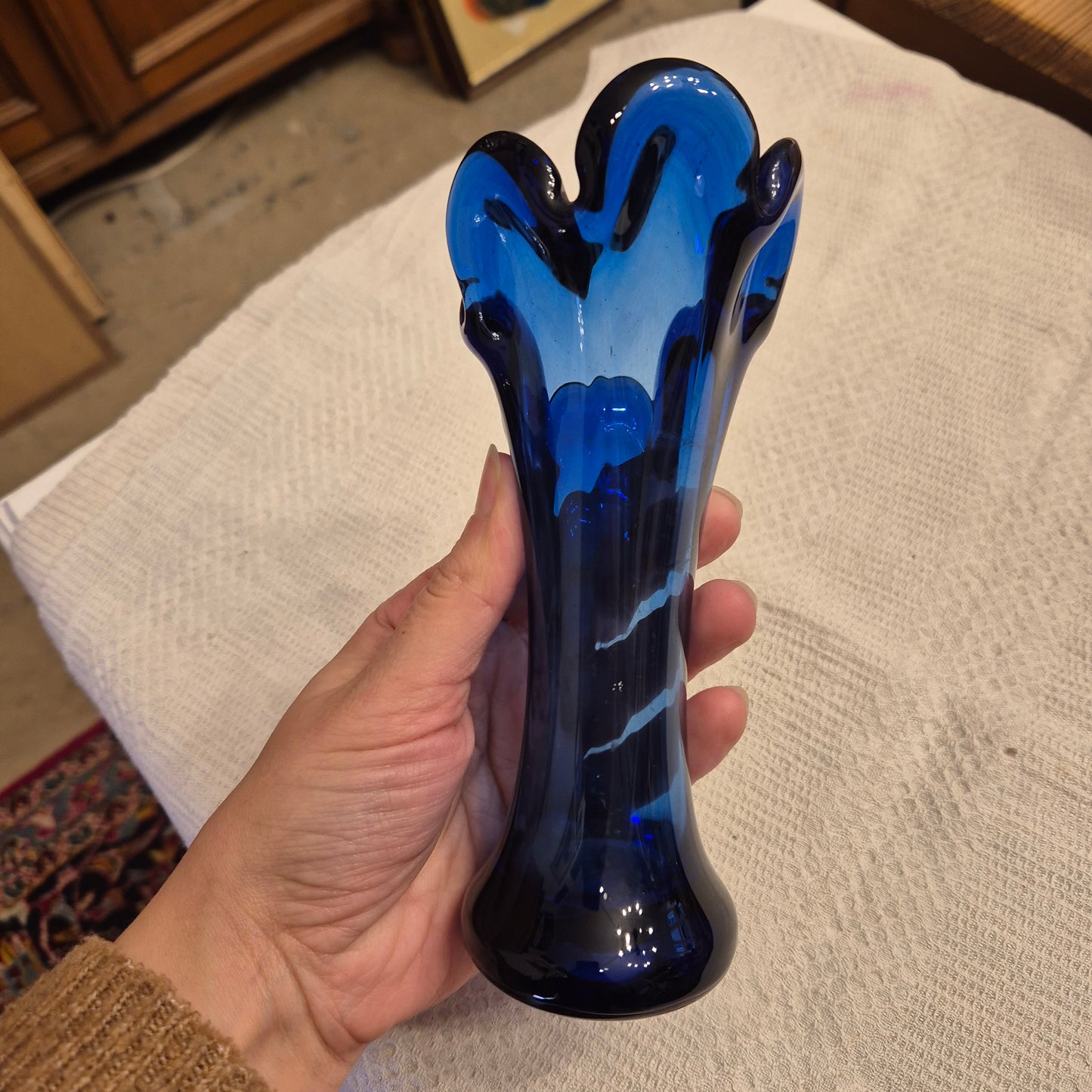 Vintage Glas Vase Glaskunst blau  Mid Century Swing 5 Finger Design Stretch