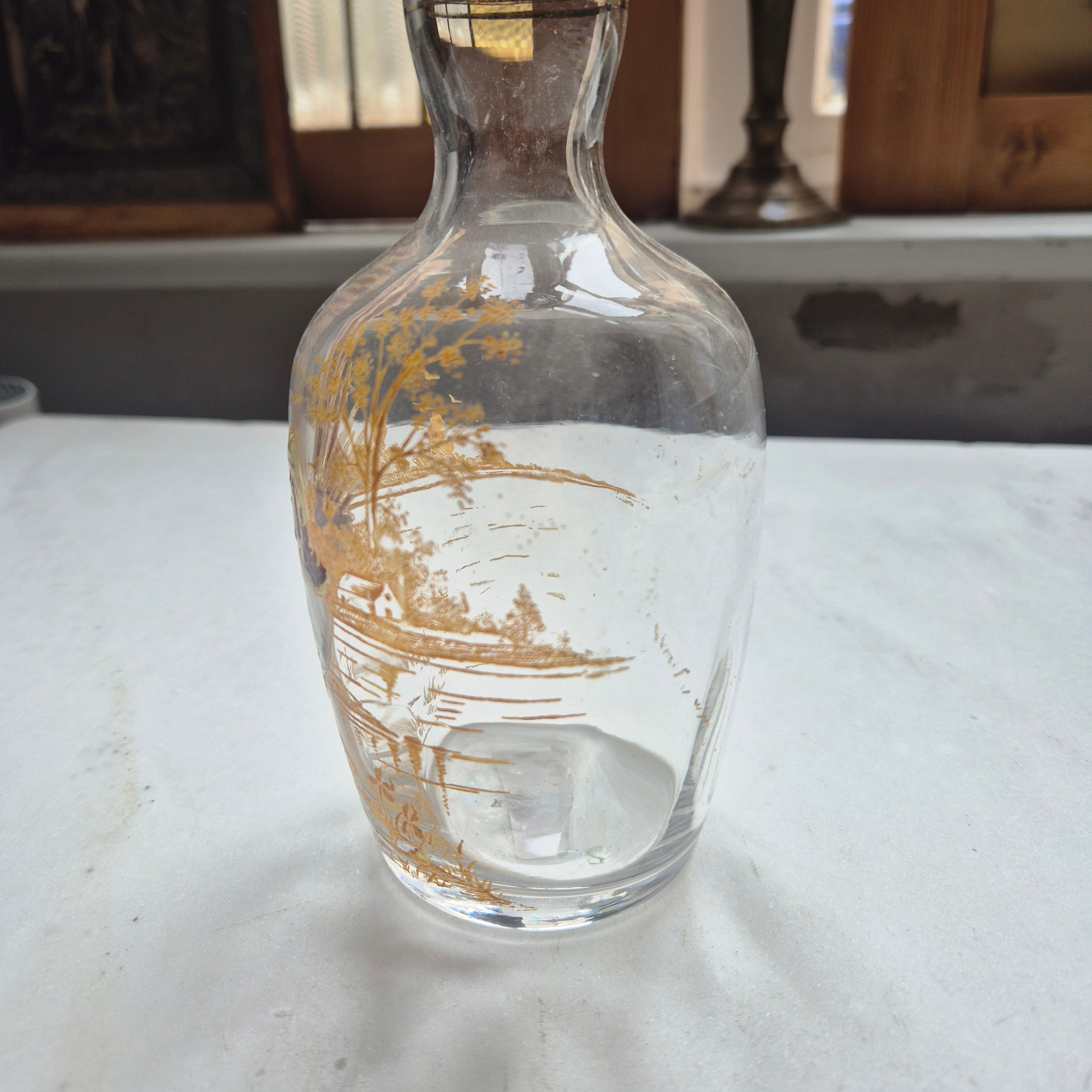 Antike Jugendstil Karaffe Glas Emaillemalerei aus Frankreich Hahnmotiv